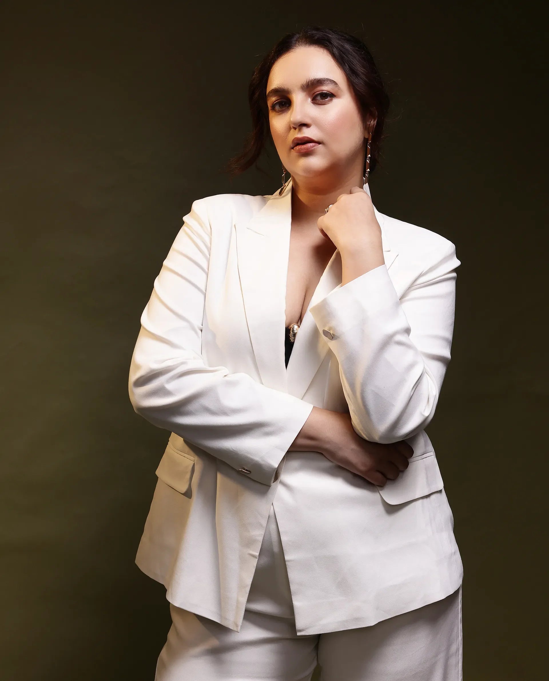 Rareism Women's Ziva Offwhite Polyester Lapel Neck Plain Tailored Blazer