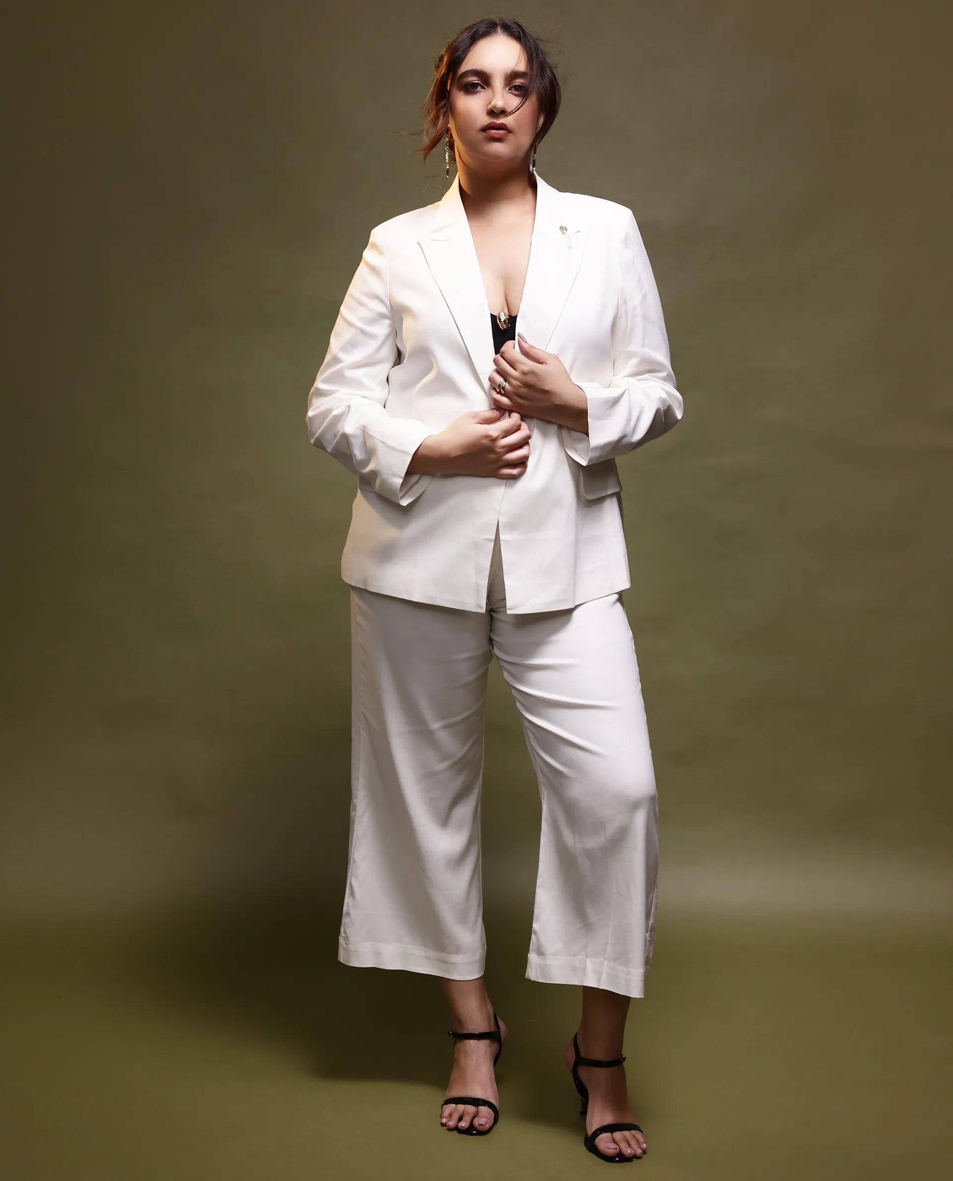 Rareism Women's Ziva Offwhite Polyester Lapel Neck Plain Tailored Blazer