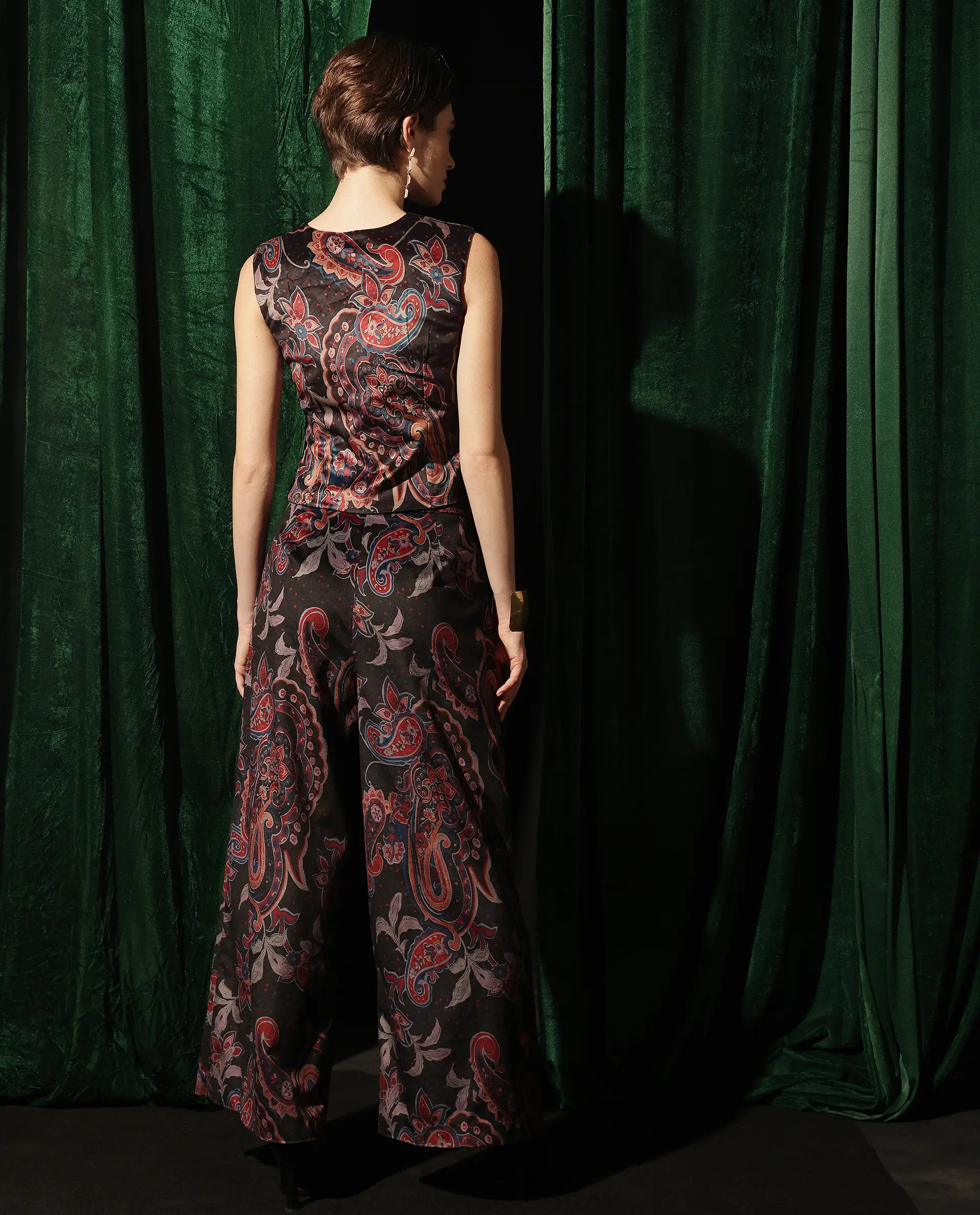 Rareism Women Remen Multi Velvet Sleeveless V-Neck Button Closure Fitted Paisley Print Waist Coat