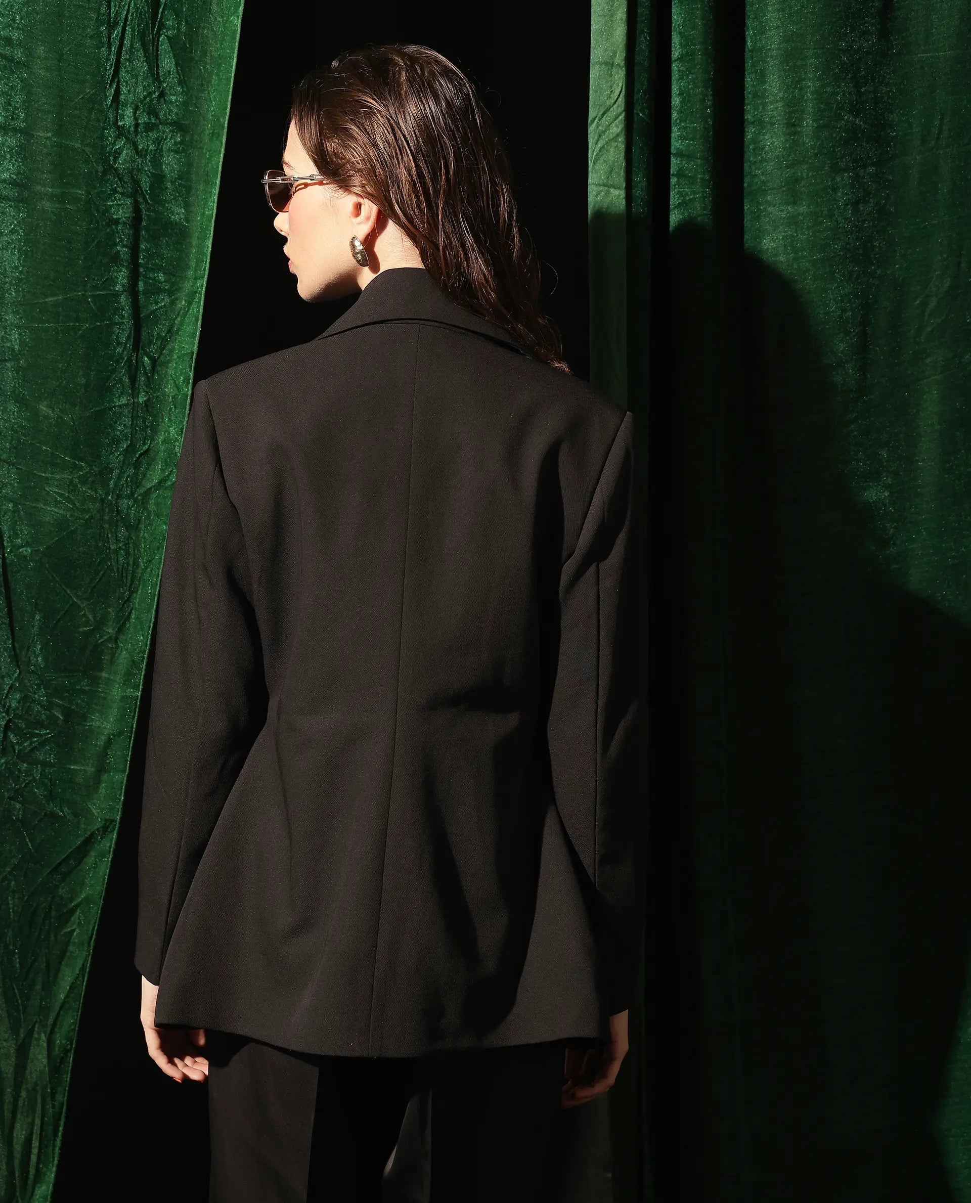 Rareism Women's Versto Black Lapel Neck Plain Regular Fit Jacket