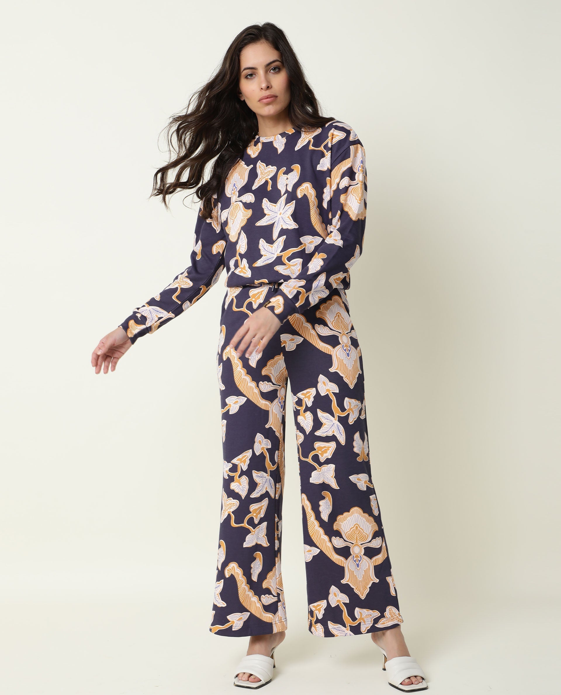 Rareism Women Denise Navy Cotton Fabric Relaxed Fit Full Sleeves Abstract Print Crew Neck Sweatshirt