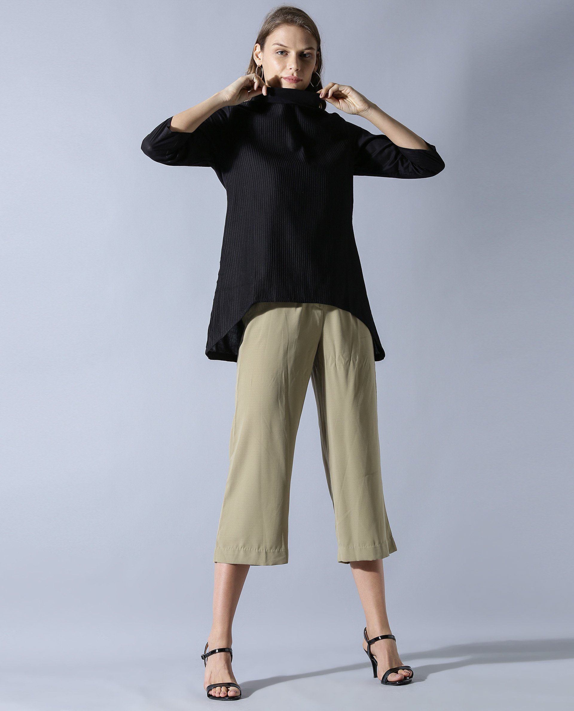 Rareism Women Pins-1 Black Top Short Sleeves