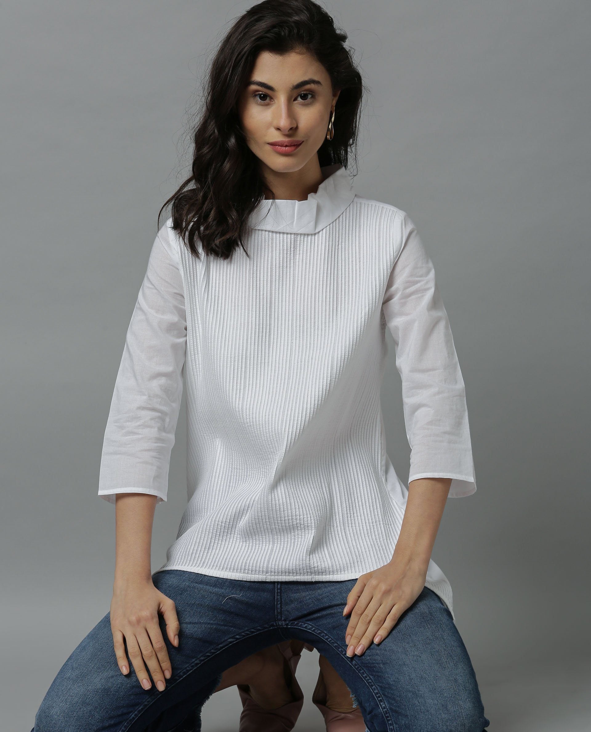 Rareism Women Pins-1 White Top Short Sleeves