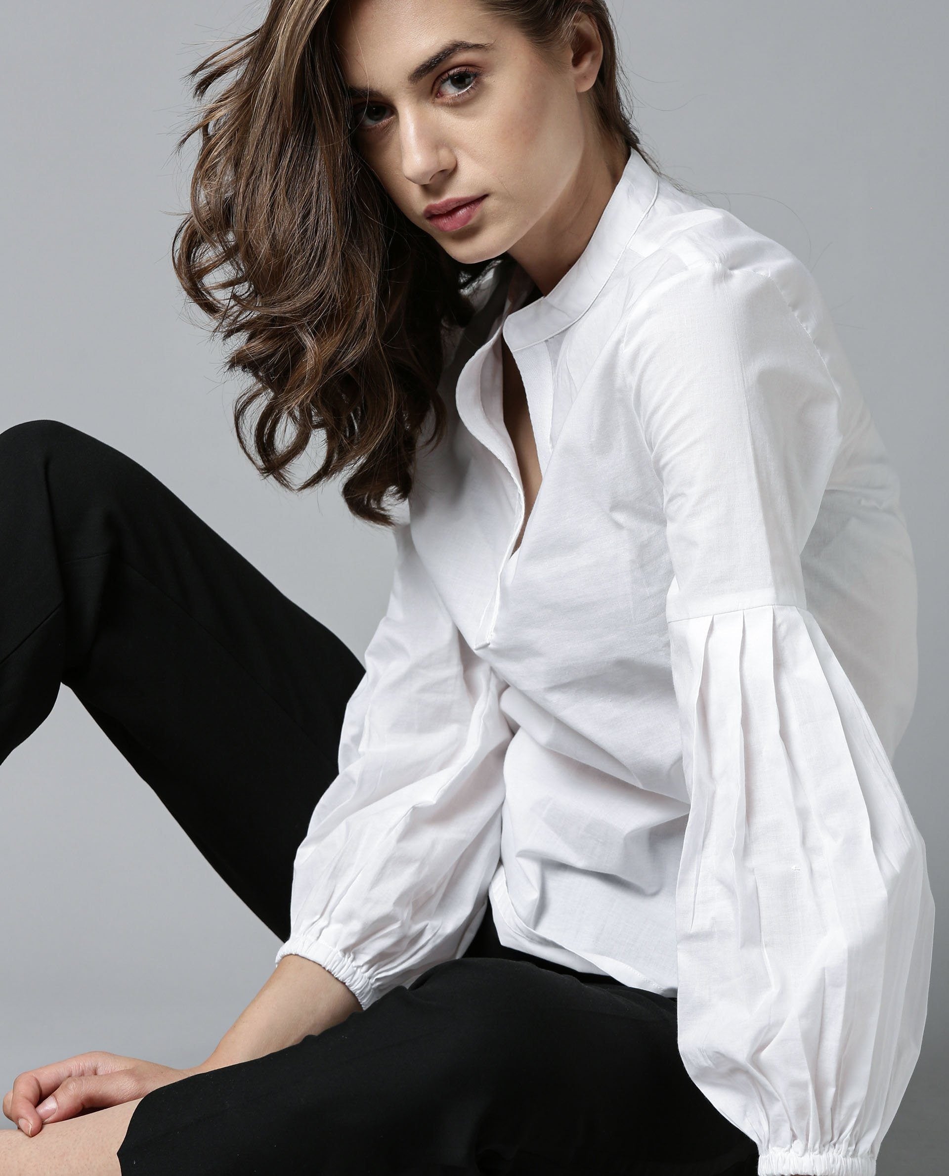Rareism Women Loui White Cotton Fabric Regular Fit Collarless Full Sleeves Solid Top