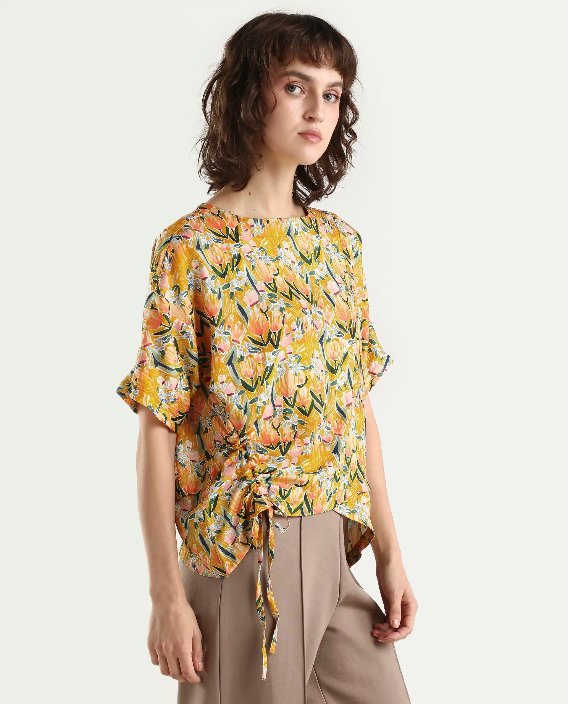 Rareism Women Pai Yellow Top Short Sleeves Printed
