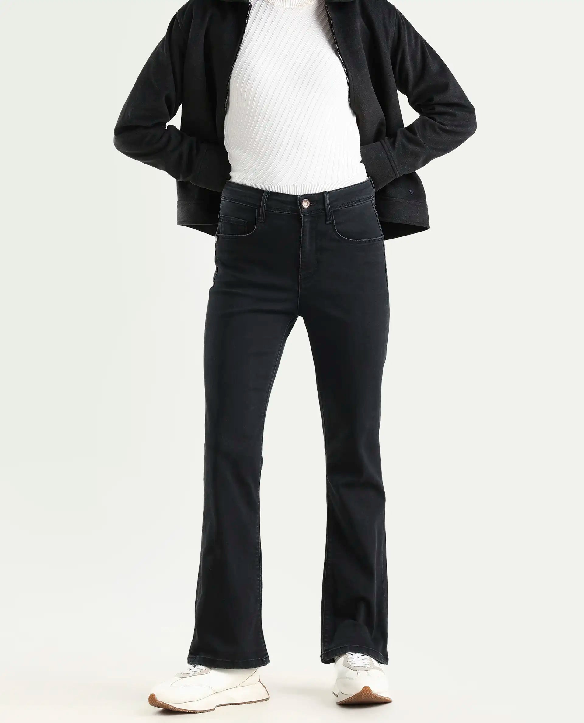 Rareism Women's Booter Black Cotton Blend Plain Ankle Length Slim Fit Jeans