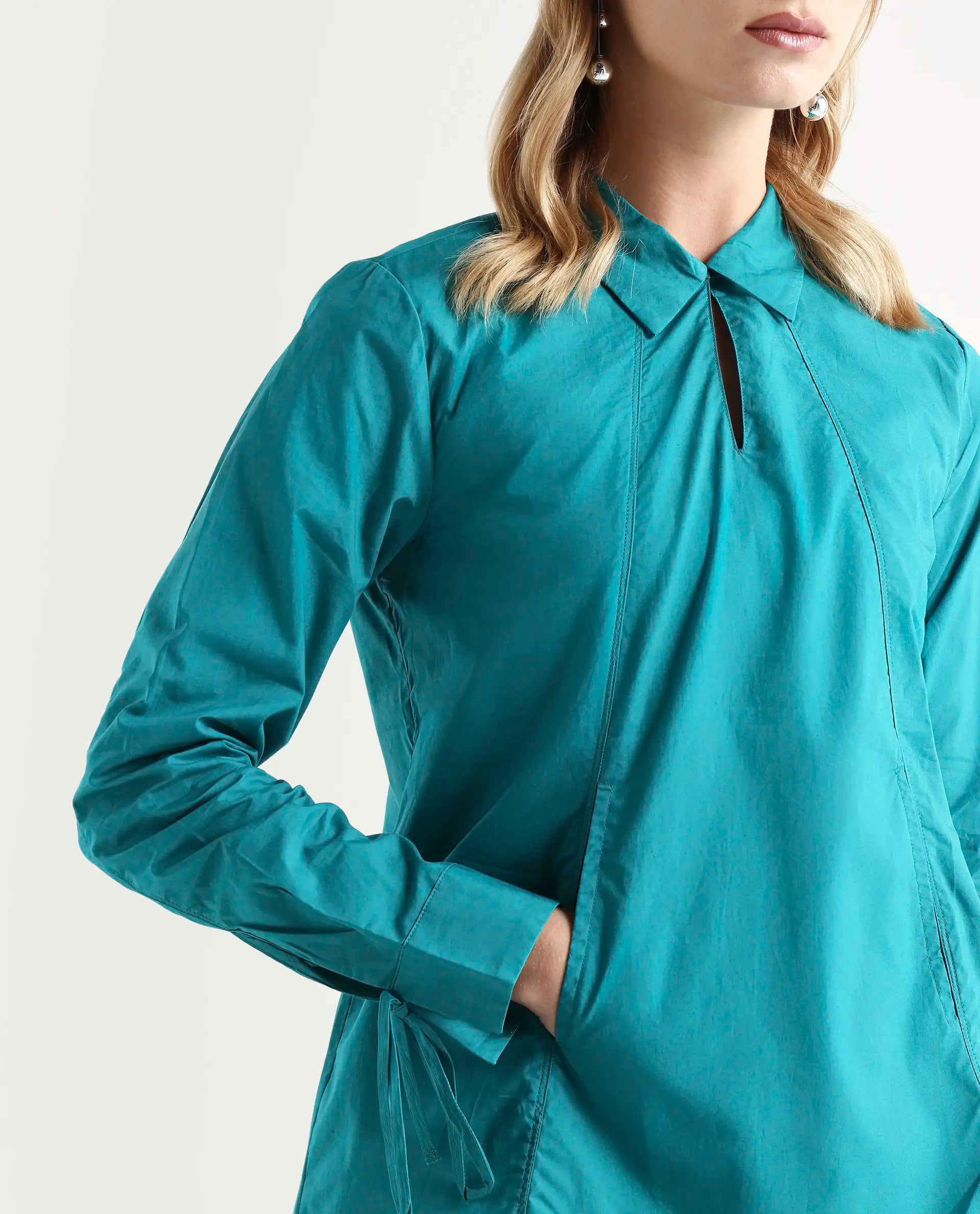 Rareism Women's Merge Petrol Cotton Spread Collar Plain Tailored Top