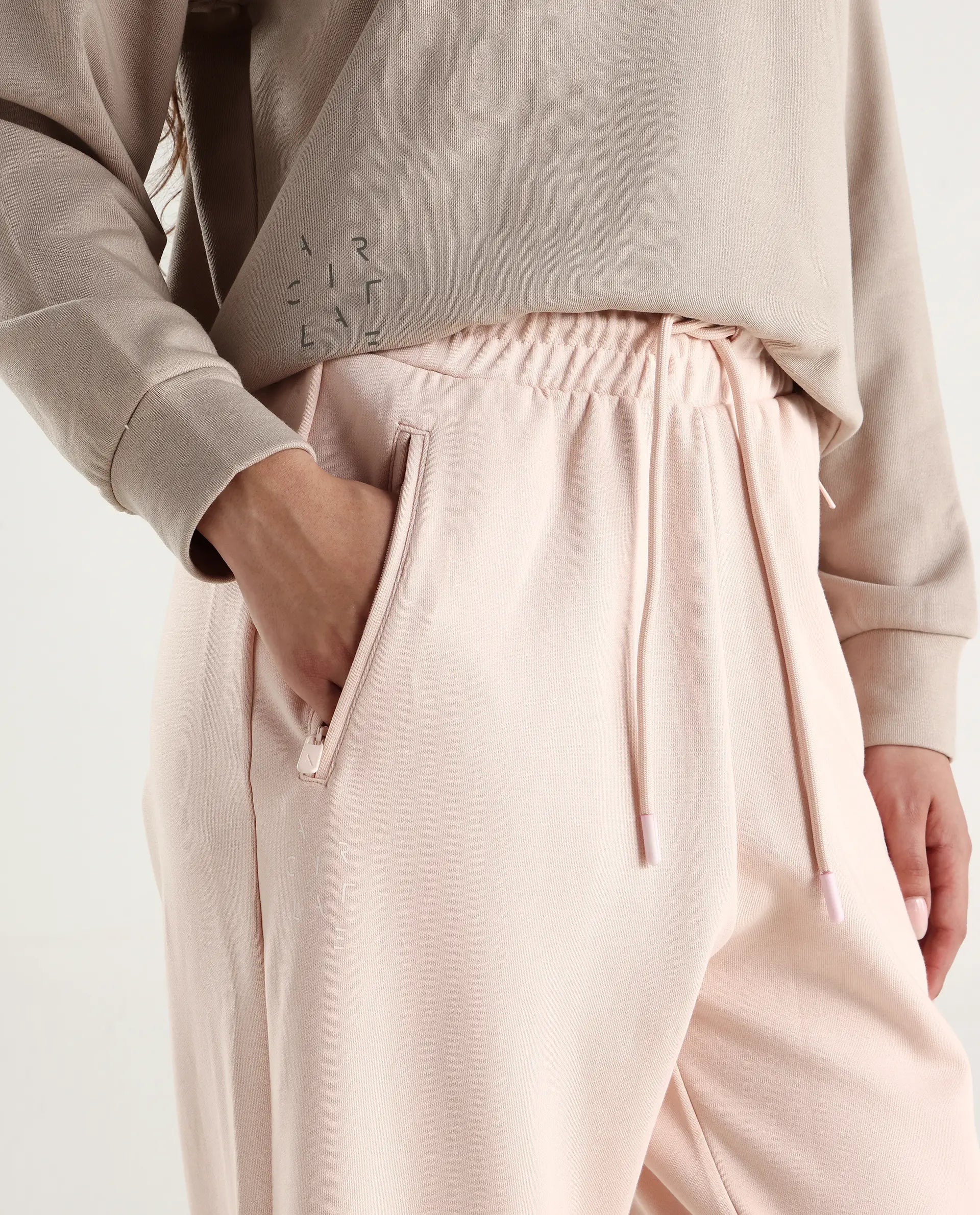 Rareism Women's Heavy Weight Interlock 340 Gsm Cotton Blend Plain Ankle Length Relaxed Fit Track Pant