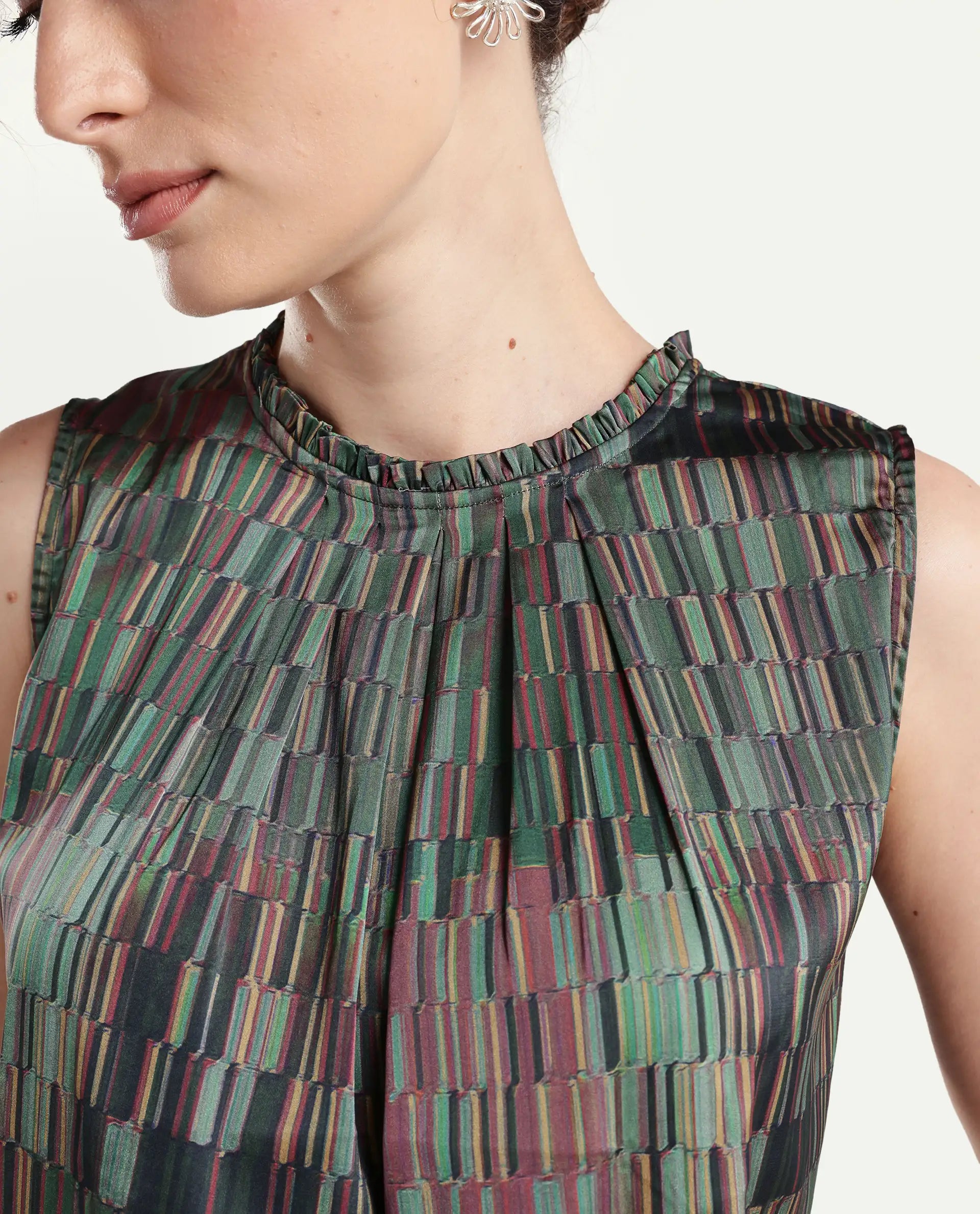 Rareism Women's Giselle Olive Polyester Crew Neck Geometric Print Sleeveless Regular Fit Top