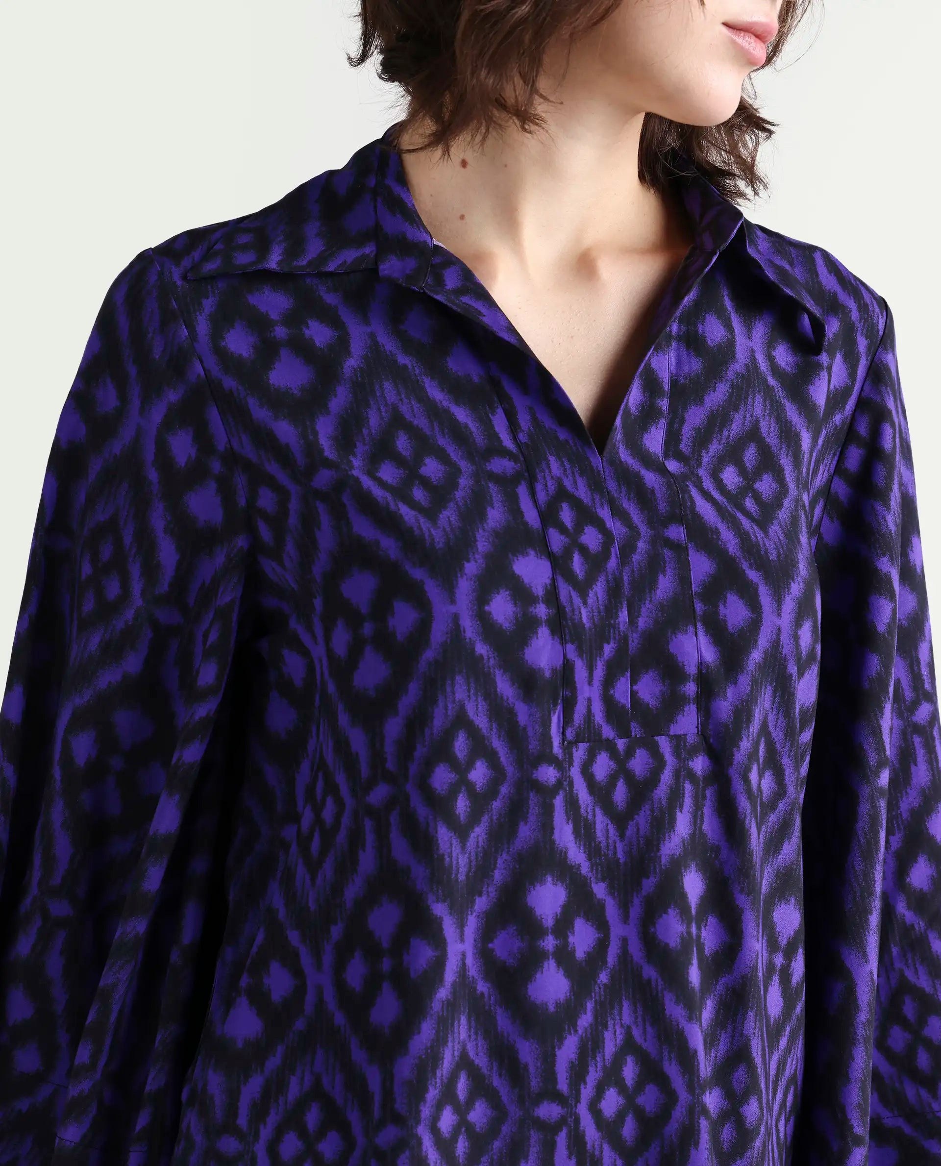 Rareism Women's Jones Dark Navy Viscose Spread Collar Geometric Print Flared Sleeve Relaxed Fit Top
