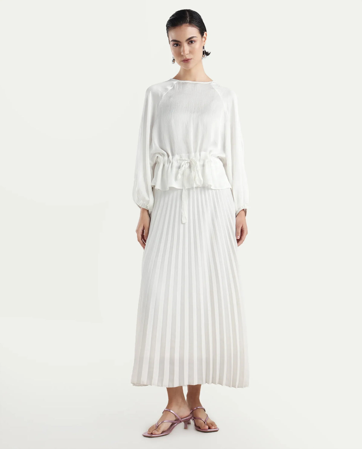 Rareism Women's Lenze White Polyester Boat Neck Plain Volume Sleeve Oversized Top