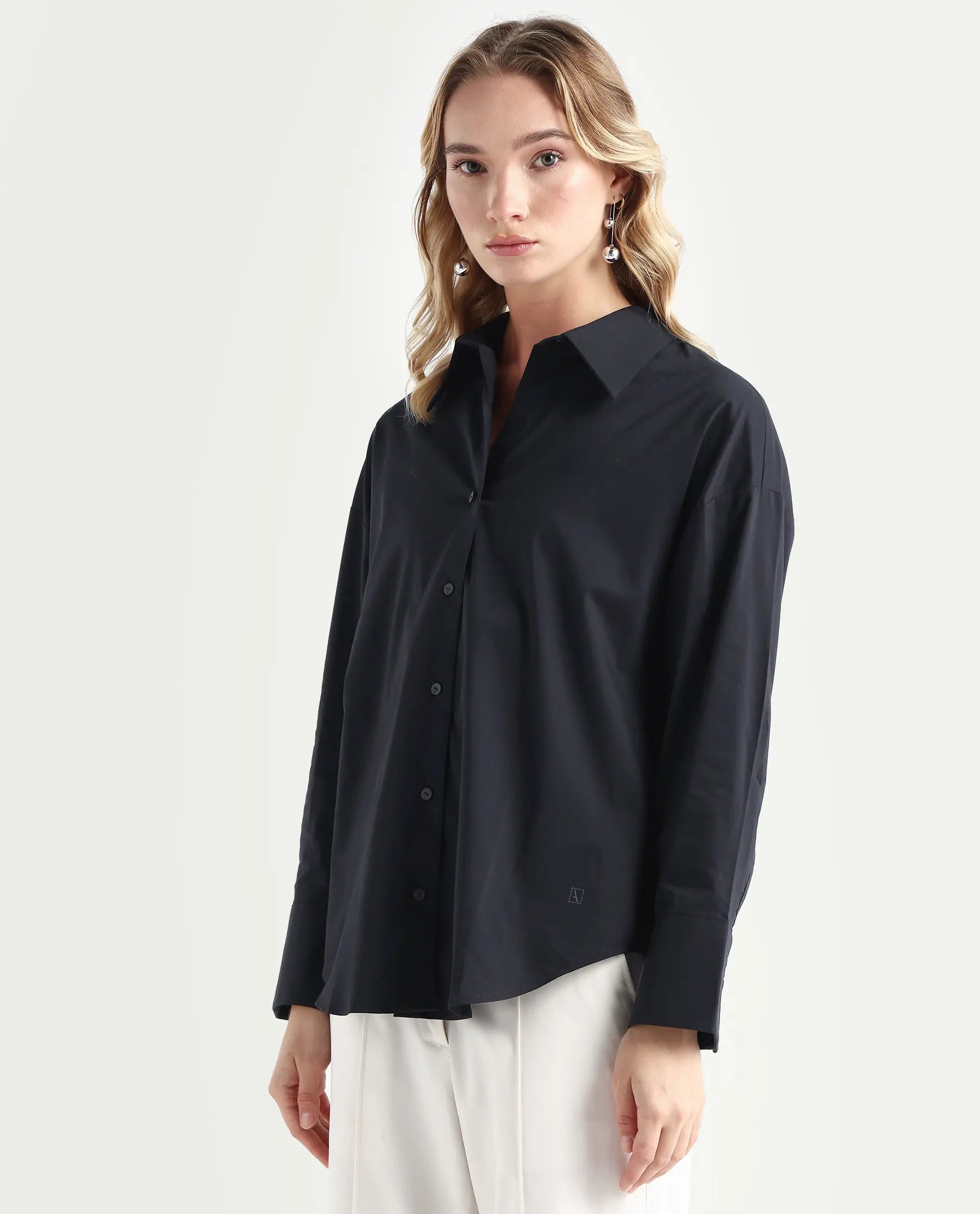 Rareism Women's Klox Black Cotton Spread Collar Plain Cuffed Sleeve Regular Fit Shirt