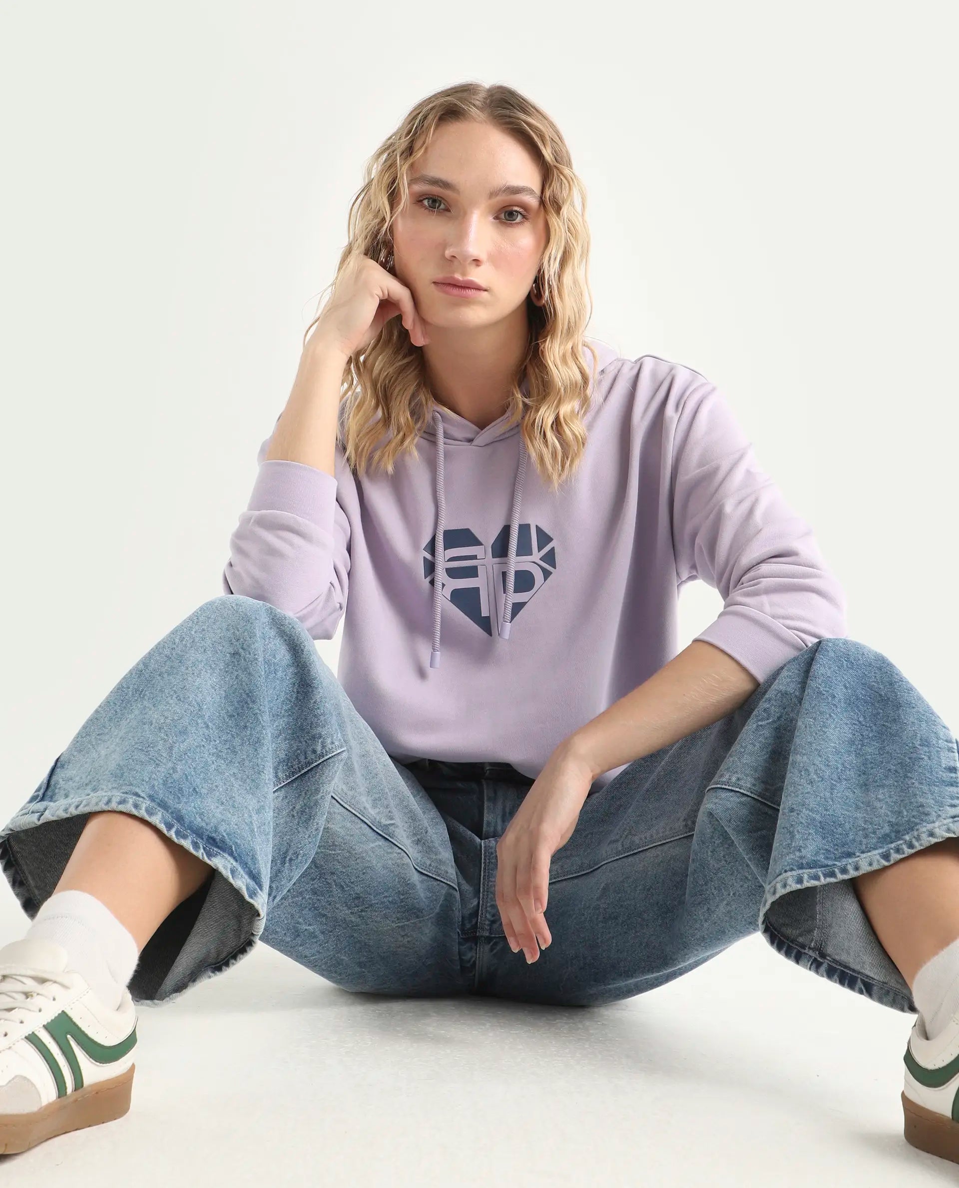 Rareism Women's Blacher Pastel Purple Polyester Blend Hooded Graphic Print Regular Fit Sweatshirt