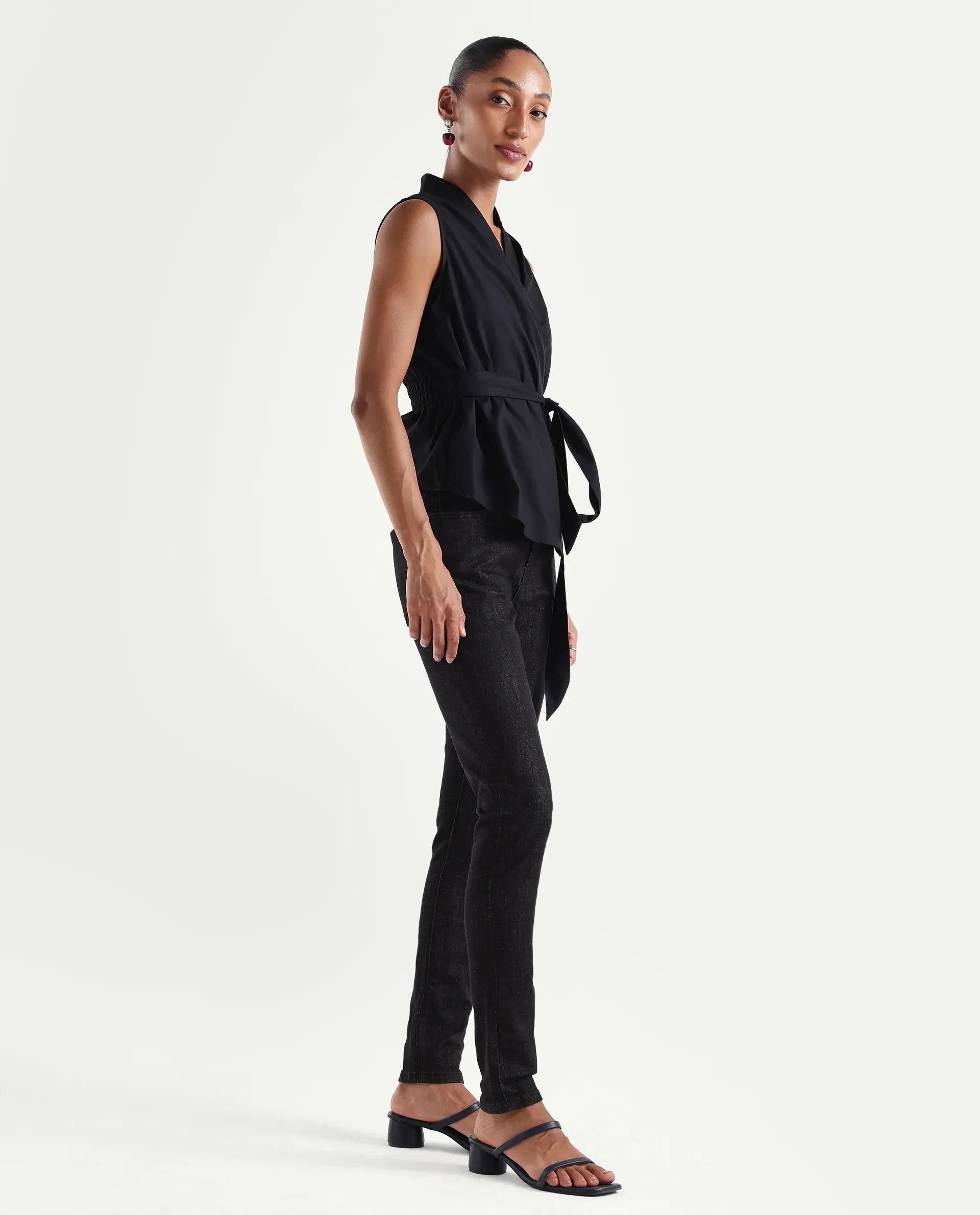 Rareism Women's Zaisho Black Cotton Blend Plain Ankle Length Sleek Skinny Fit Jeans
