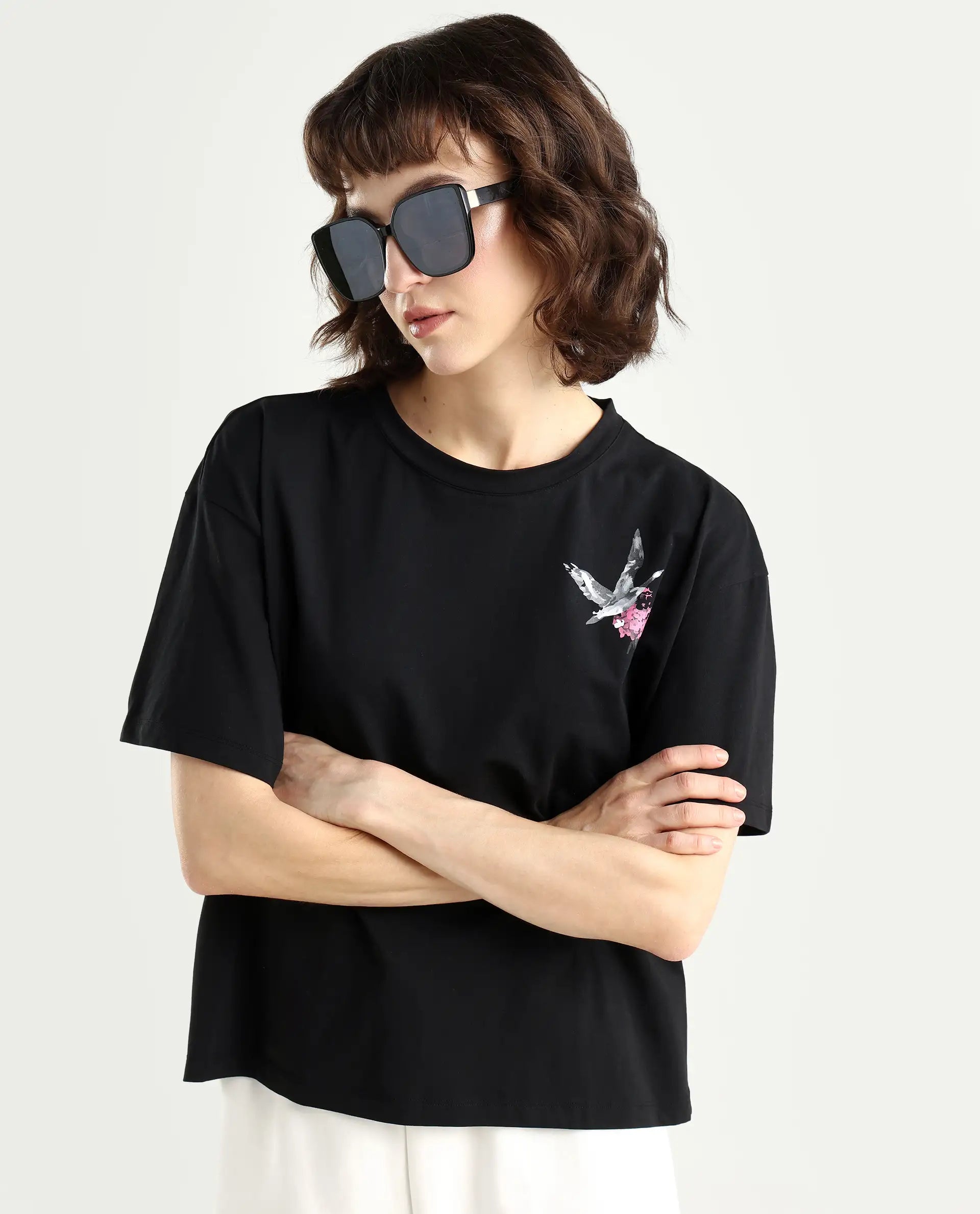Rareism Women's Birdy Black Cotton Blend Crew Neck Graphic Print Boxy Fit T-Shirt
