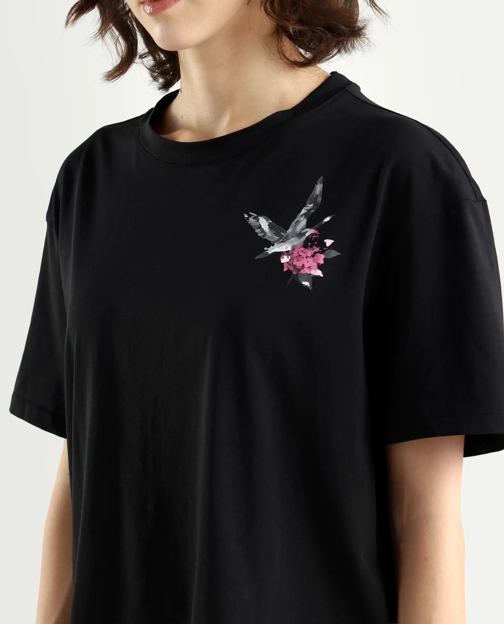 Rareism Women's Birdy Black Cotton Blend Crew Neck Graphic Print Boxy Fit T-Shirt