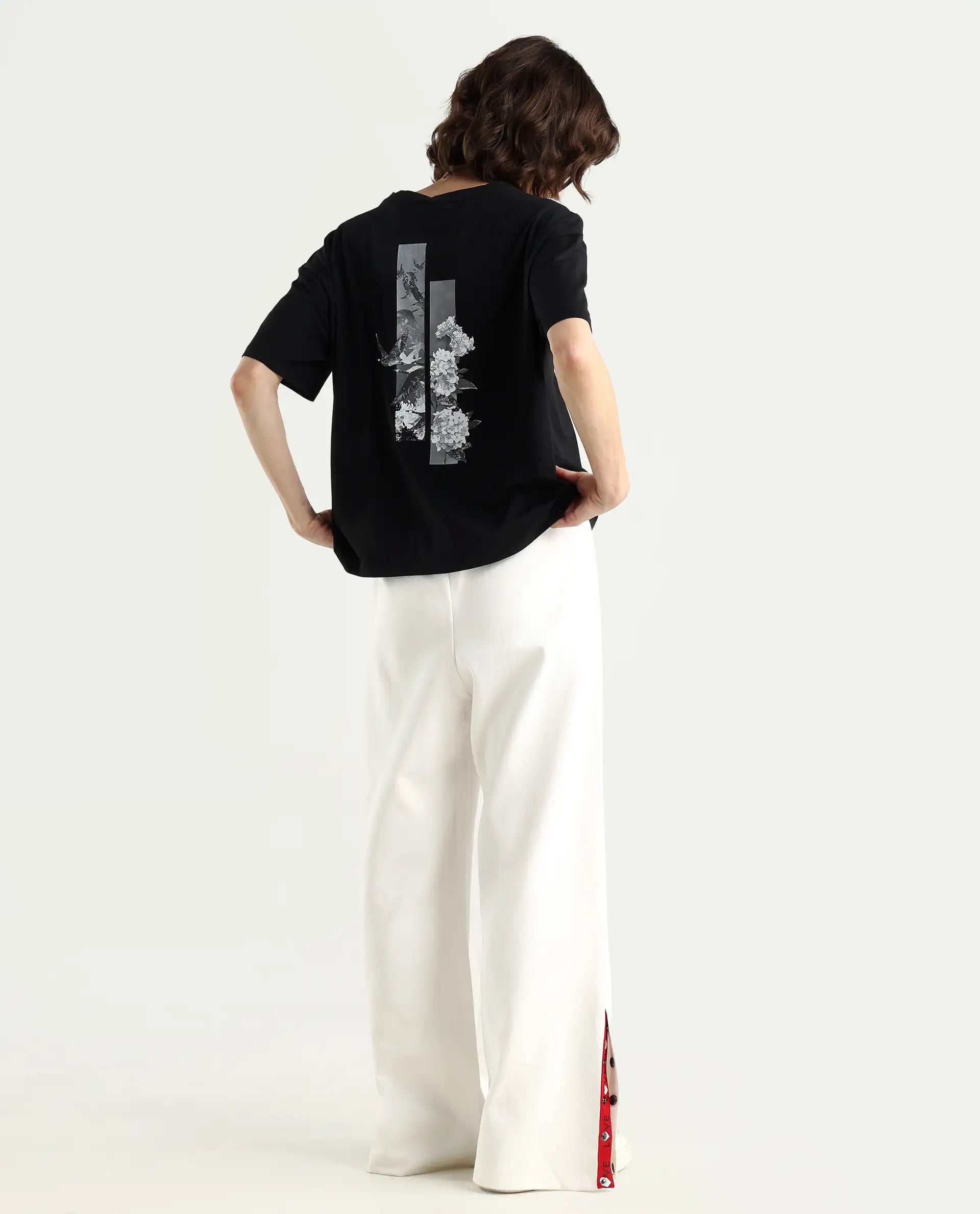 Rareism Women's Birdy Black Cotton Blend Crew Neck Graphic Print Boxy Fit T-Shirt
