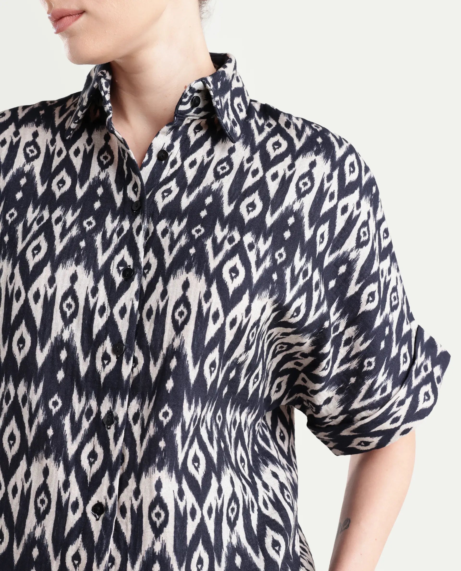 Rareism Women's Sabuto T Black Cotton Blend Drop Collar Geometric Print Boxy Fit Shirt