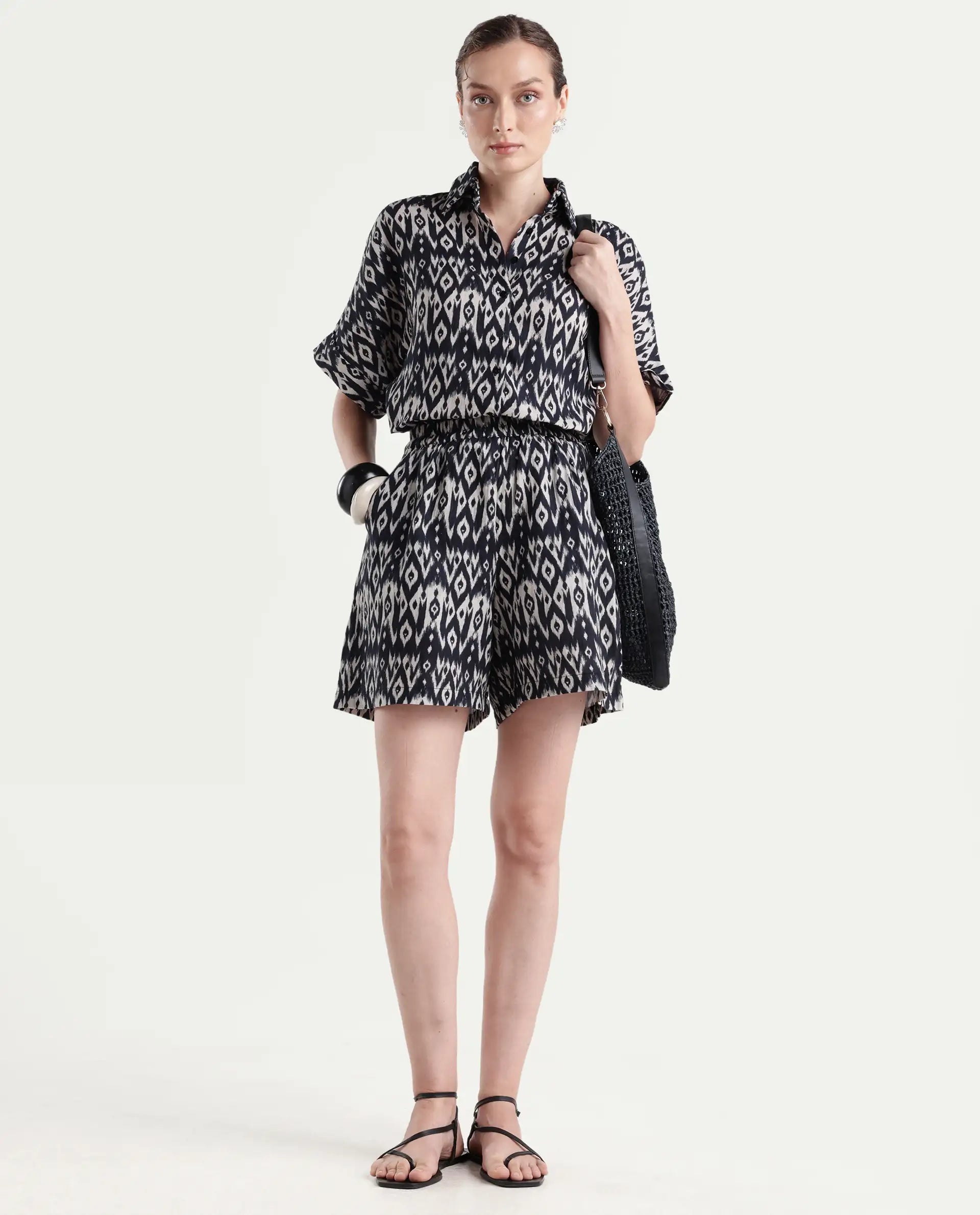 Rareism Women's Cabuto B Black Cotton Blend Geometric Print Mini Relaxed Fit Shorts