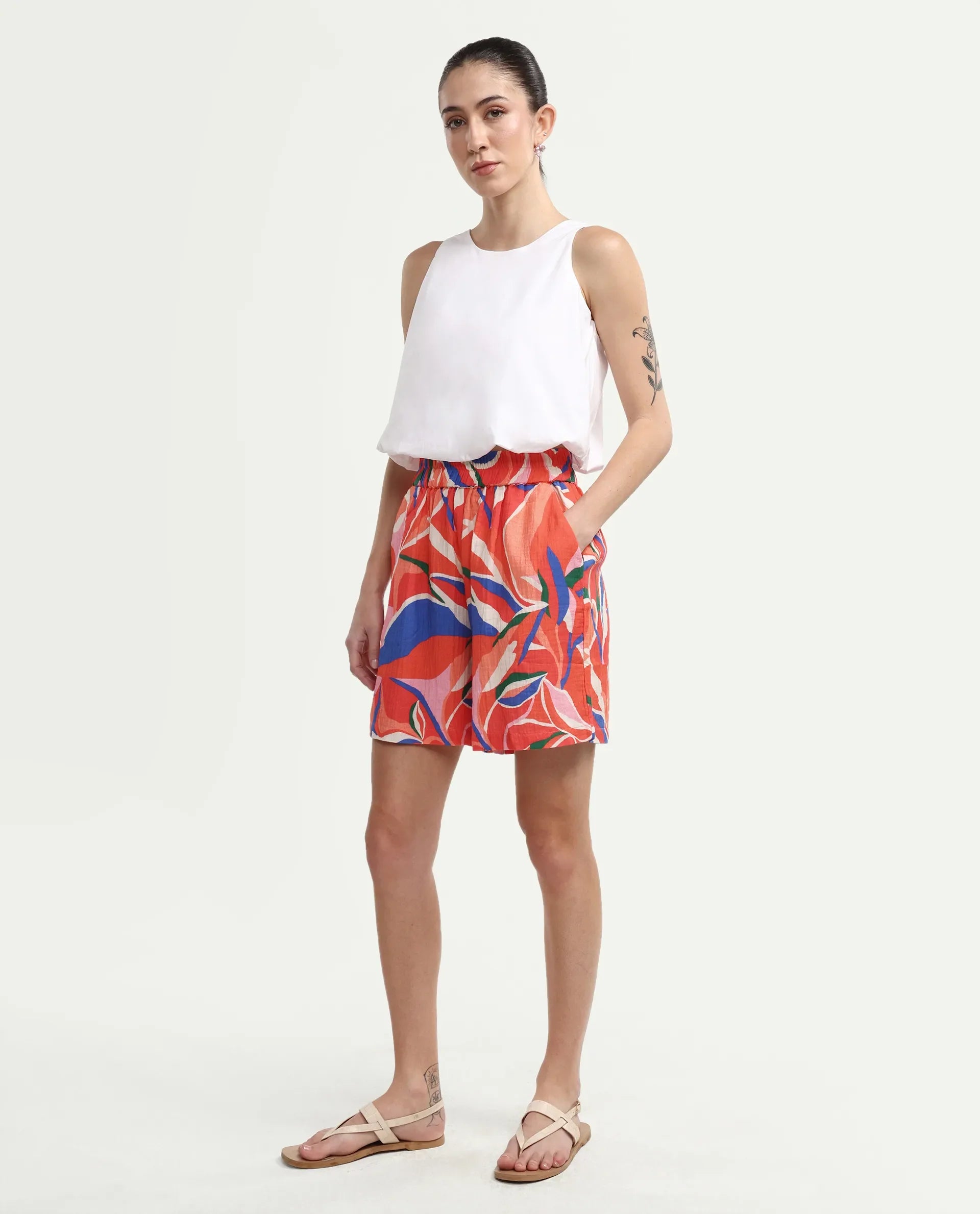 Rareism Women's Kabuto-B Multi Cotton Blend Abstract Print Mini Relaxed Fit Shorts