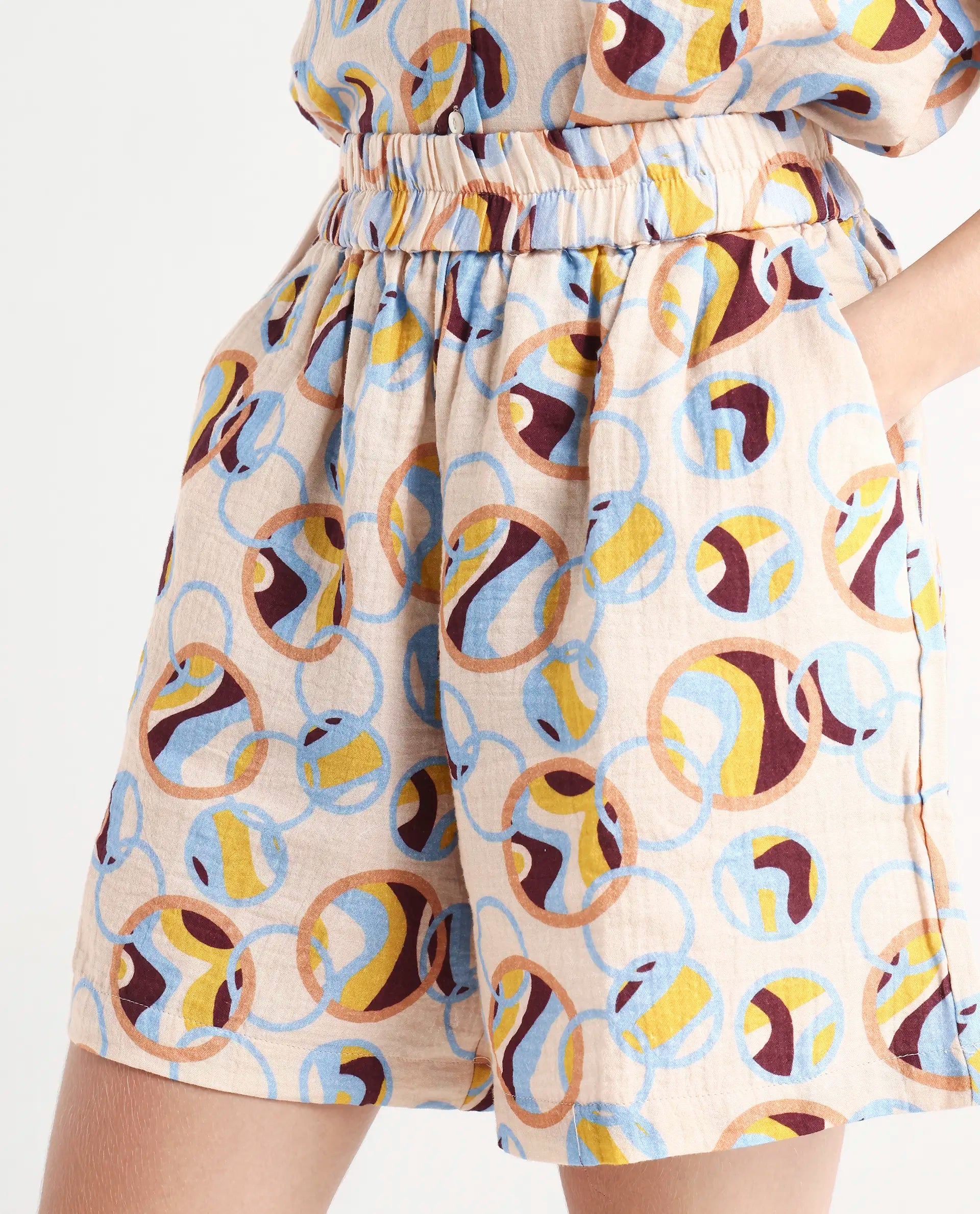 Rareism Women's Labuto-B Light Multi Cotton Blend Abstract Print Mini Relaxed Fit Shorts