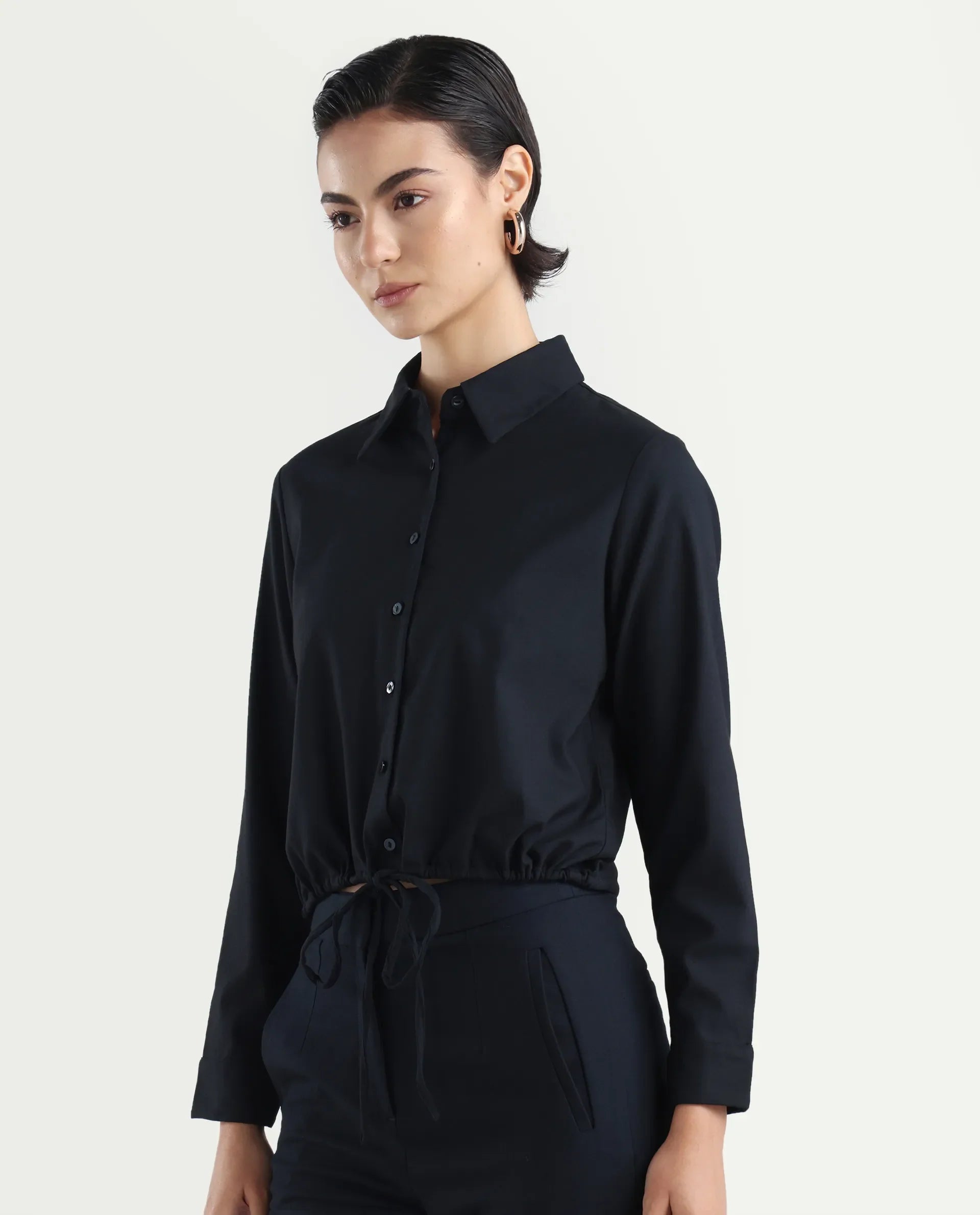 Rareism Women's Hika Dark Navy Lycra Spread Collar Plain Cuffed Sleeve Crop Regular Fit Top