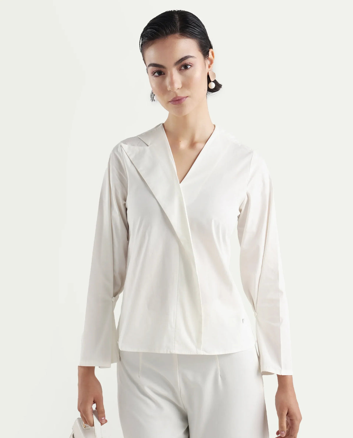 Rareism Women's Perdu White Cotton Blend V-Neck Plain Bell Sleeve Regular Fit Top