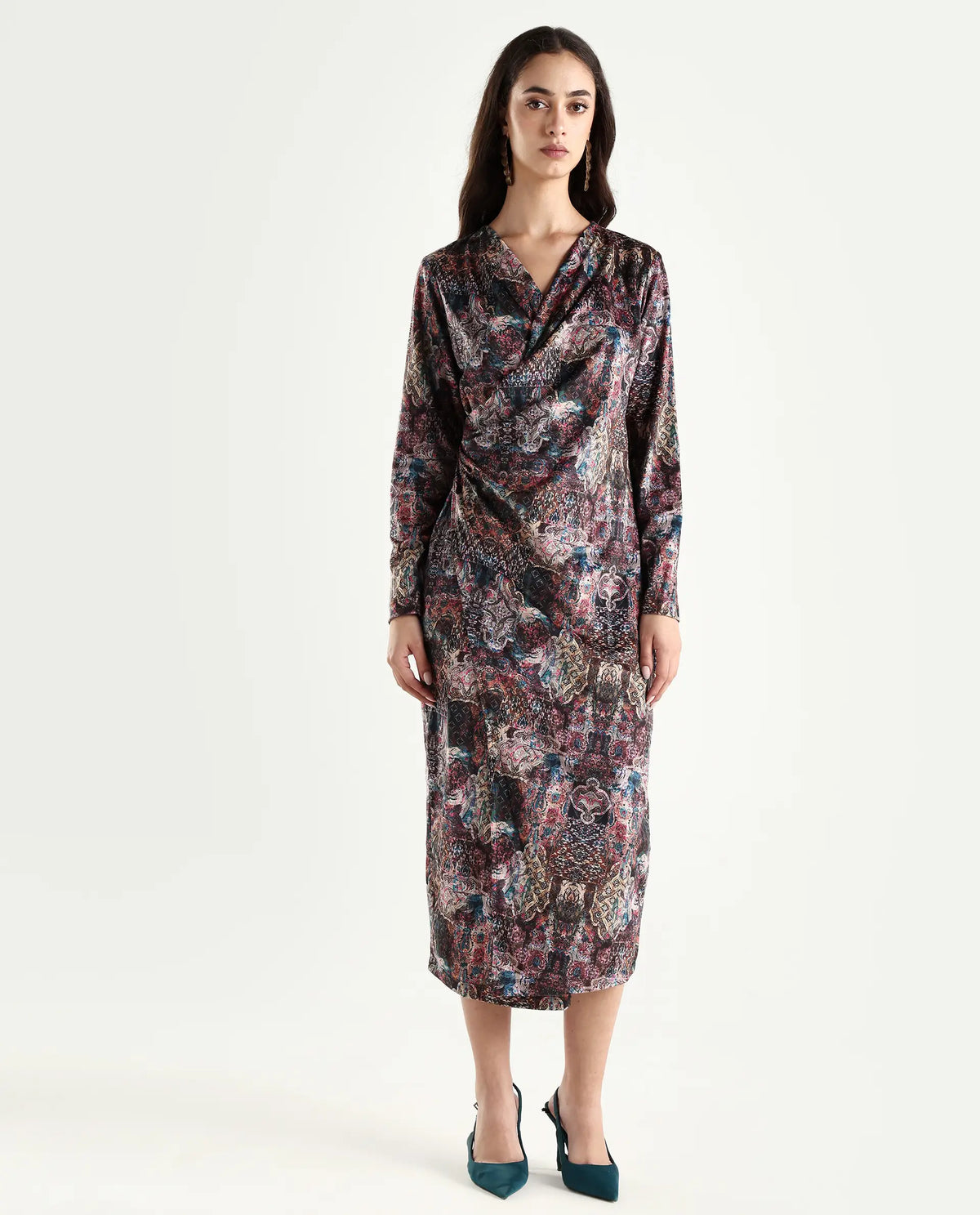 Rareism Women's Wekly Dark Multi Velvet V-Neck Abstract Print Midi Fitted Dress