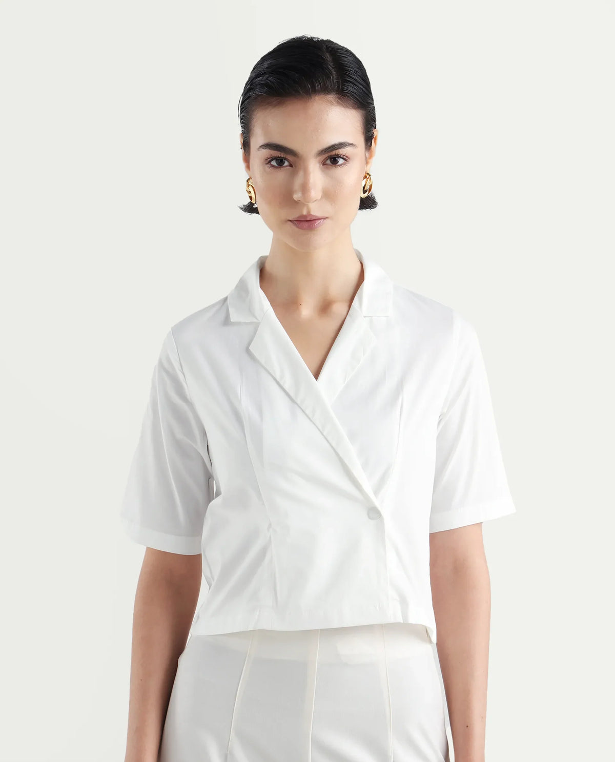 Rareism Women's Seui White Cotton Blend Lapel Neck Plain Crop Boxy Fit Top