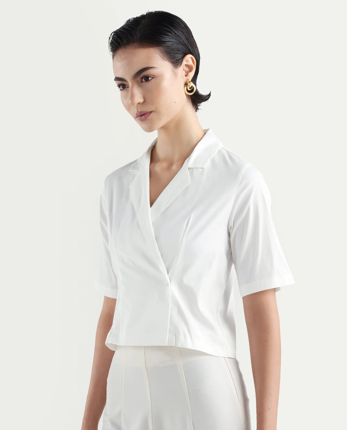 Rareism Women's Seui White Cotton Blend Lapel Neck Plain Crop Boxy Fit Top