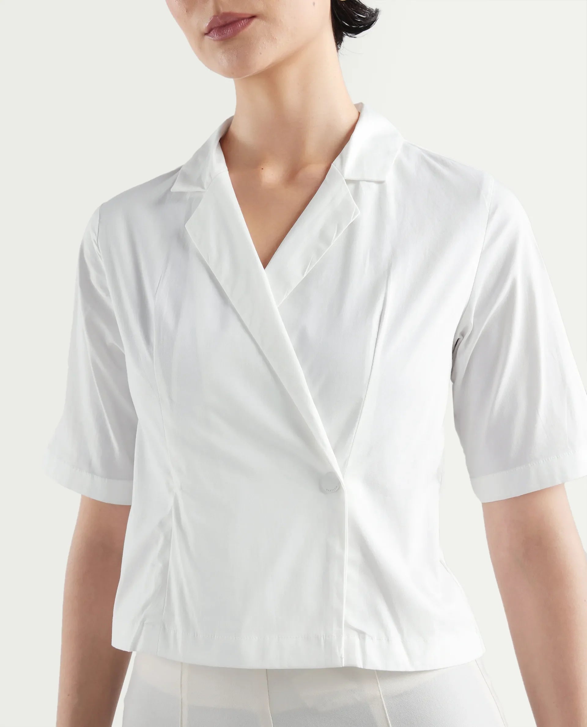 Rareism Women's Seui White Cotton Blend Lapel Neck Plain Crop Boxy Fit Top