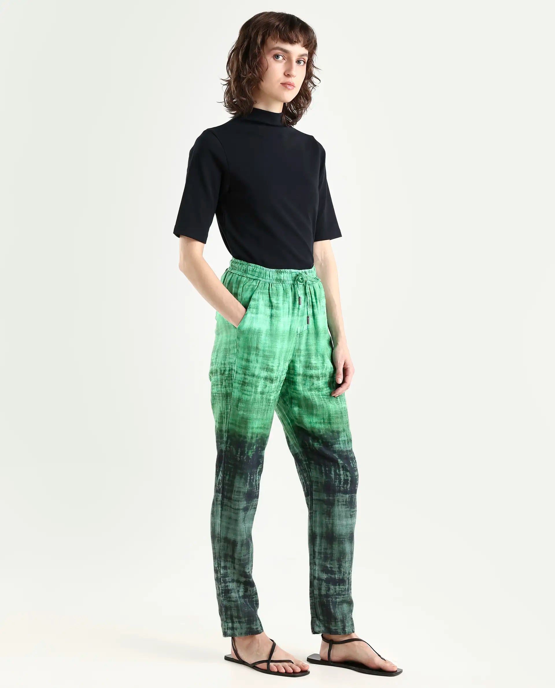 Rareism Women's Raymon Green Cotton Ombre Ankle Length Tailored Trouser