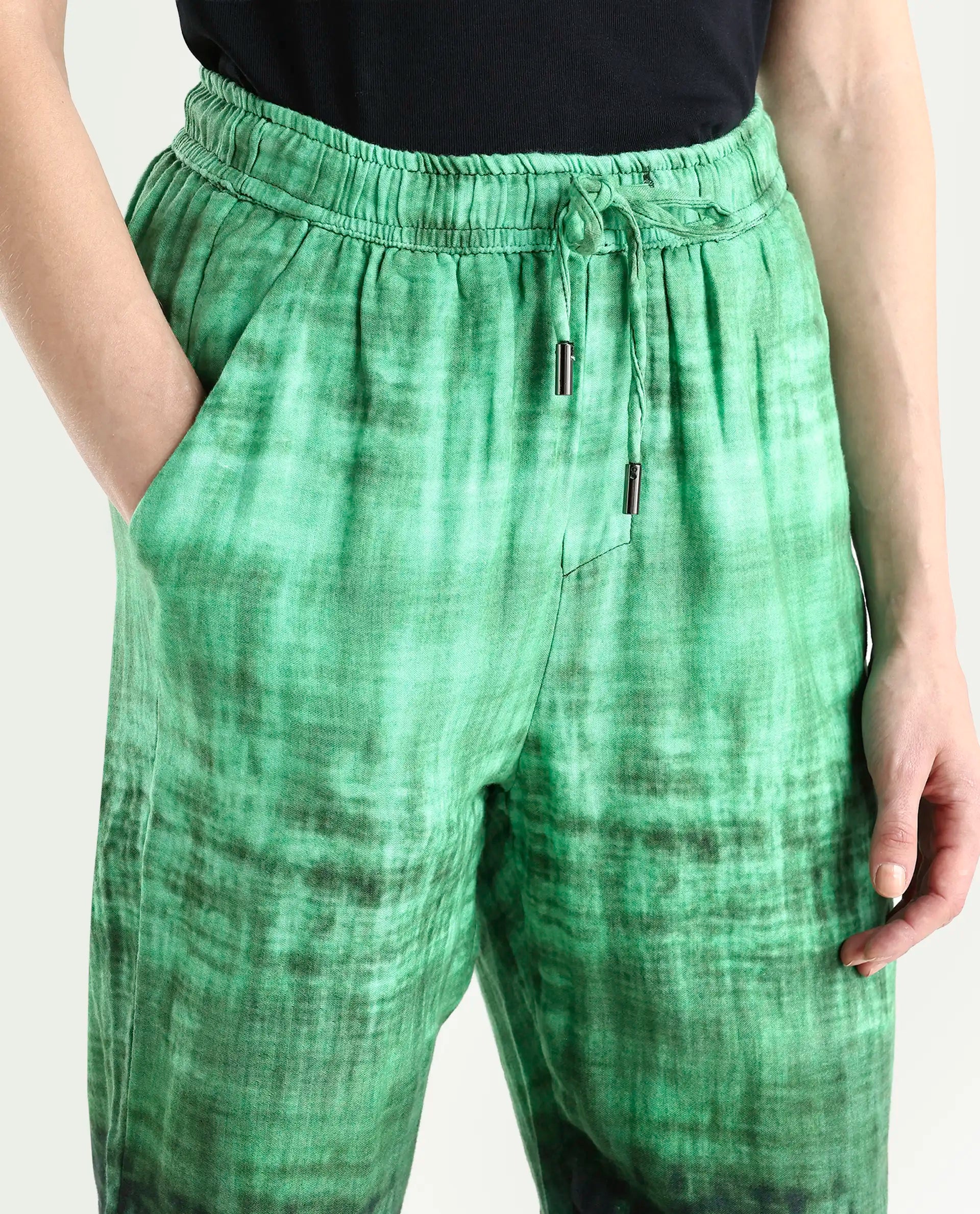 Rareism Women's Raymon Green Cotton Ombre Ankle Length Tailored Trouser