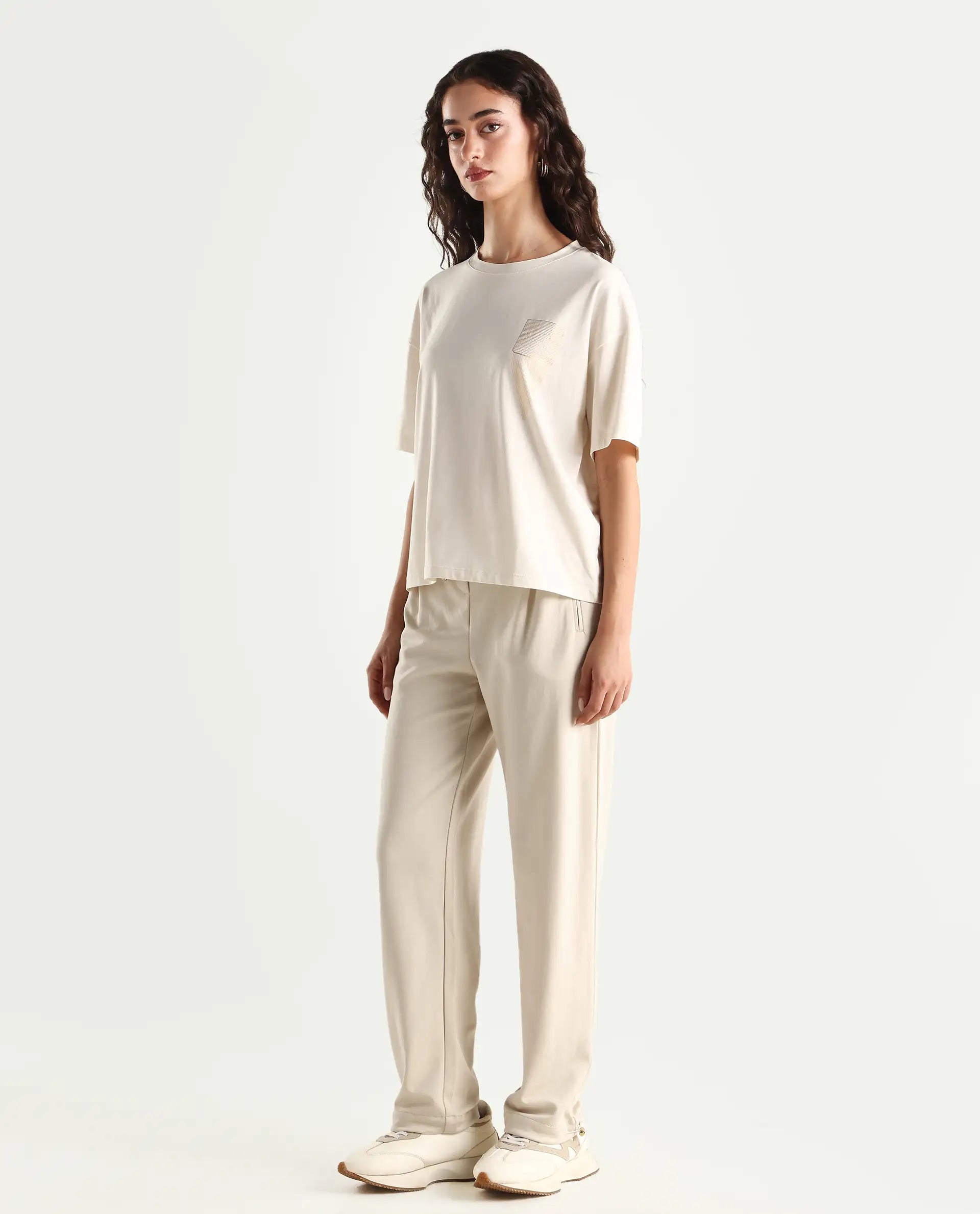 Rareism Women's Gumushane Off White Modal Blend Plain Ankle Length Straight Fit Track Pant