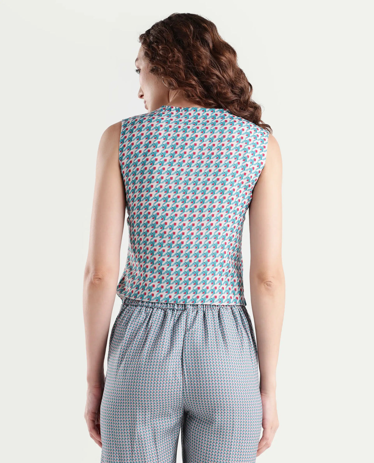 Rareism Women's Utkil Multi Polyester V-Neck Houndstooth Print Sleeveless Crop Regular Fit Top