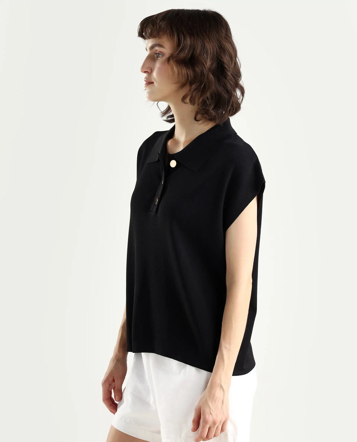 Rareism Women's Prepol Black Viscose Blend Spread Collar Plain Sleeveless Crop Boxy Fit Top