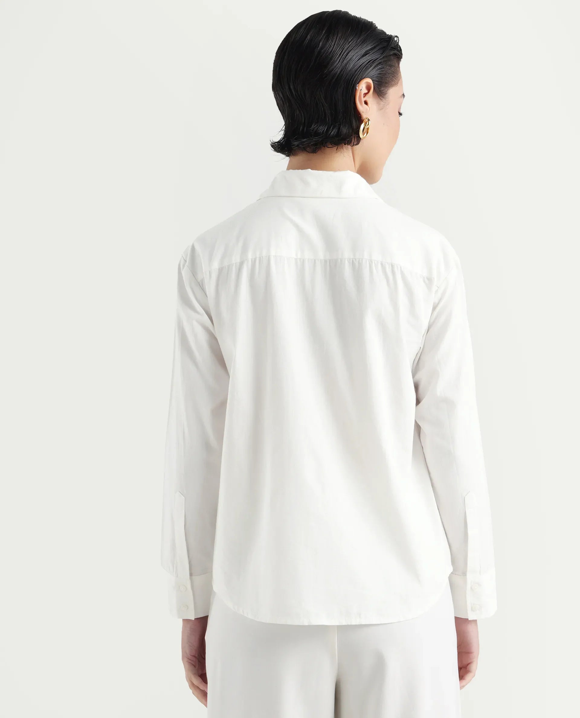 Rareism Women's Bhanik White Cotton Spread Collar Plain Cuffed Sleeve Regular Fit Shirt