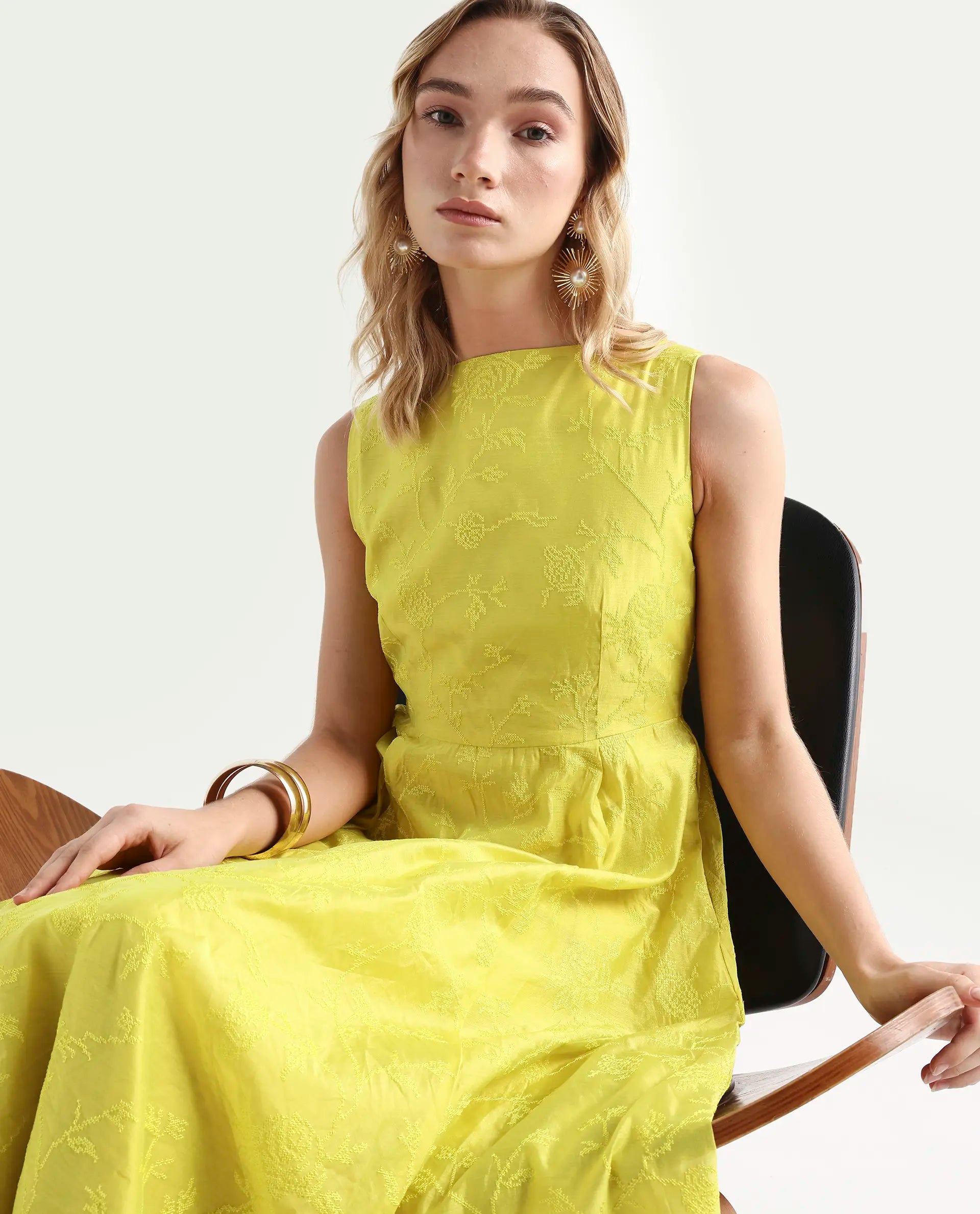 Rareism Women's Prero Green Viscose Blend Boat Neck Plain Sleeveless Midi A-Line Dress