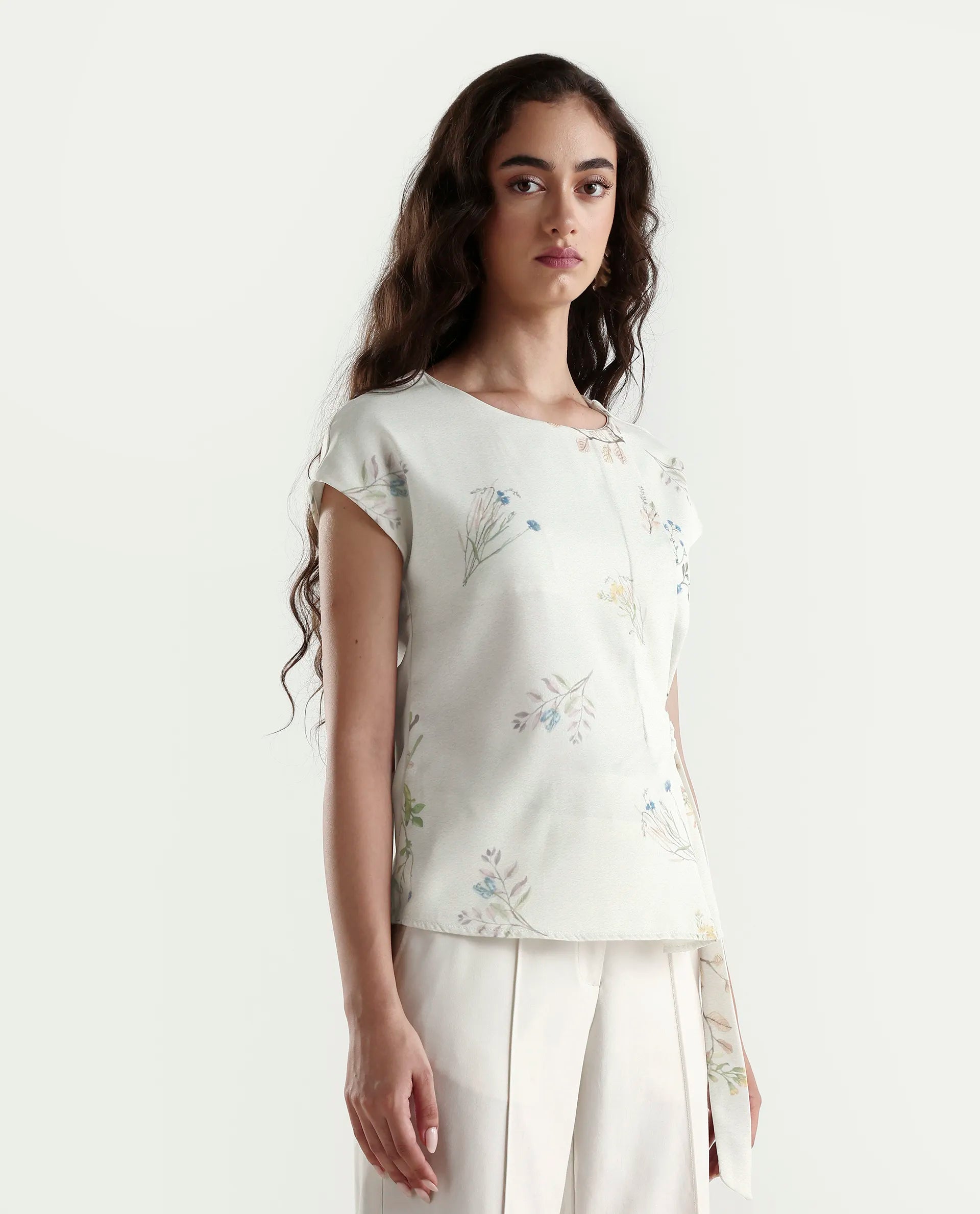 Rareism Women's Prerthi Multi Polyester Round Neck Floral Print Extended Sleeves Regular Fit Top