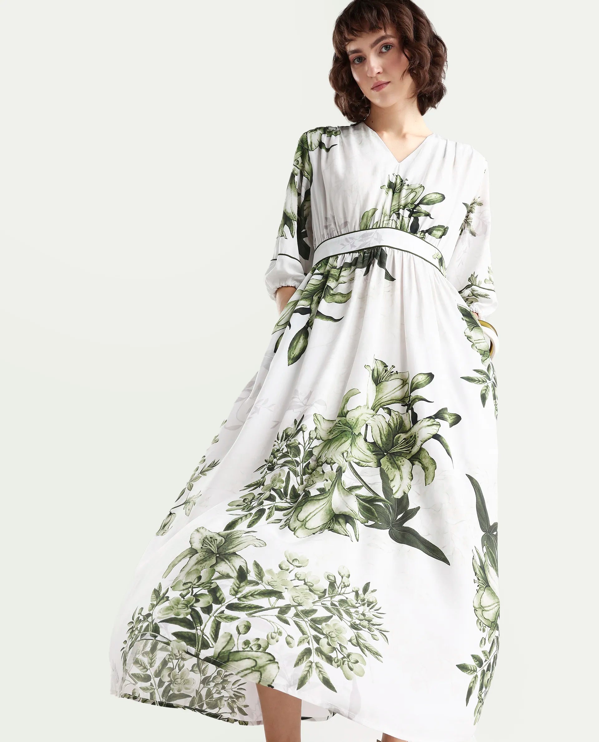 Rareism Women's Arsyn Off White Viscose Half Sleeve V-Neck Fit And Flare Floral Print Dress