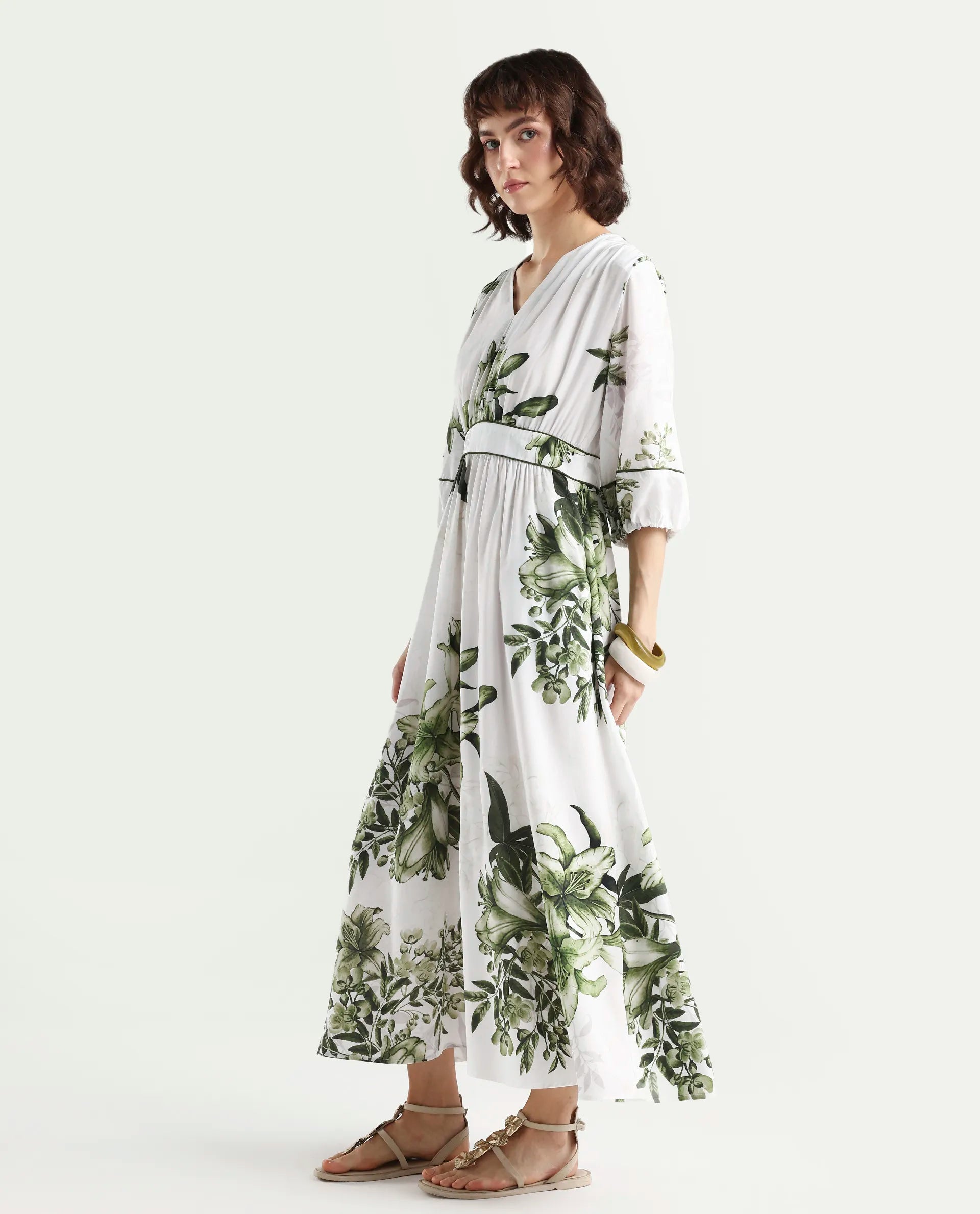 Rareism Women's Arsyn Off White Viscose Half Sleeve V-Neck Fit And Flare Floral Print Dress