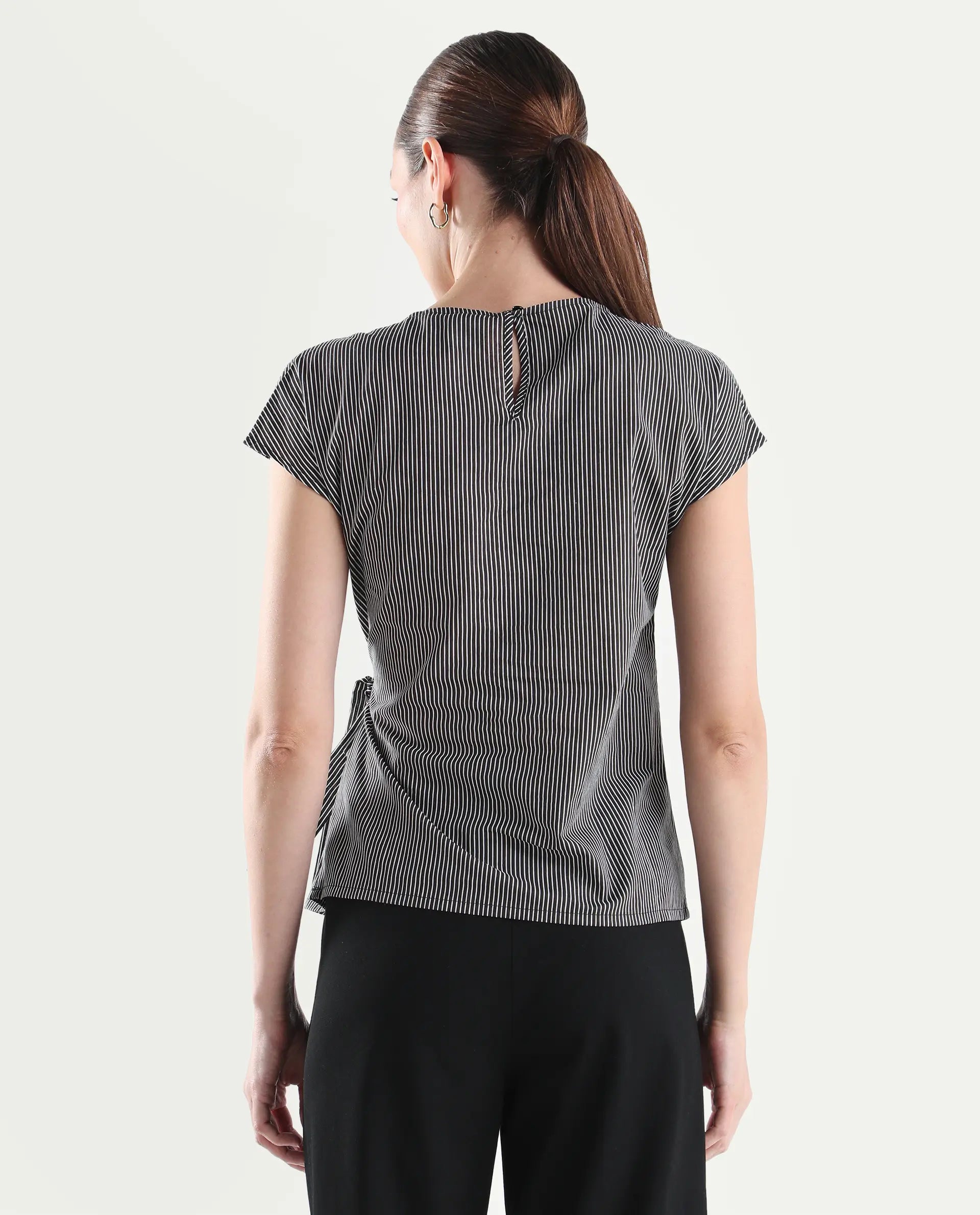 Rareism Women's Varno Black Cotton Half Sleeve Regular Fit Printed Top