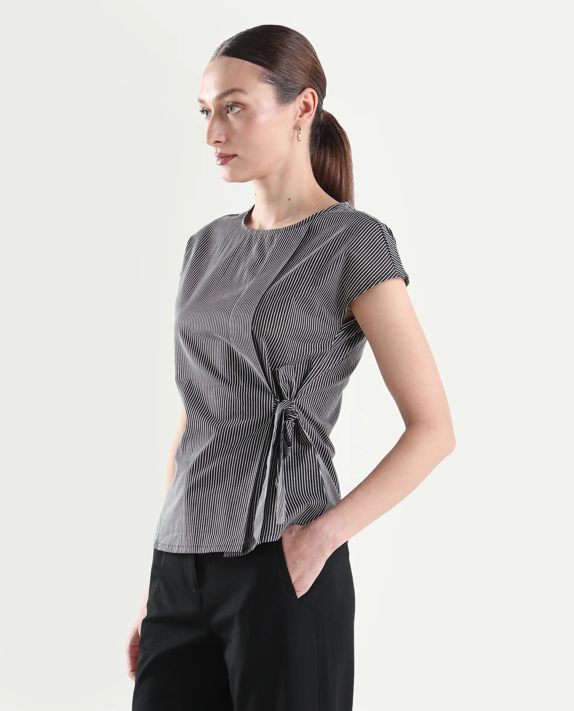 Rareism Women's Varno Black Cotton Half Sleeve Regular Fit Printed Top