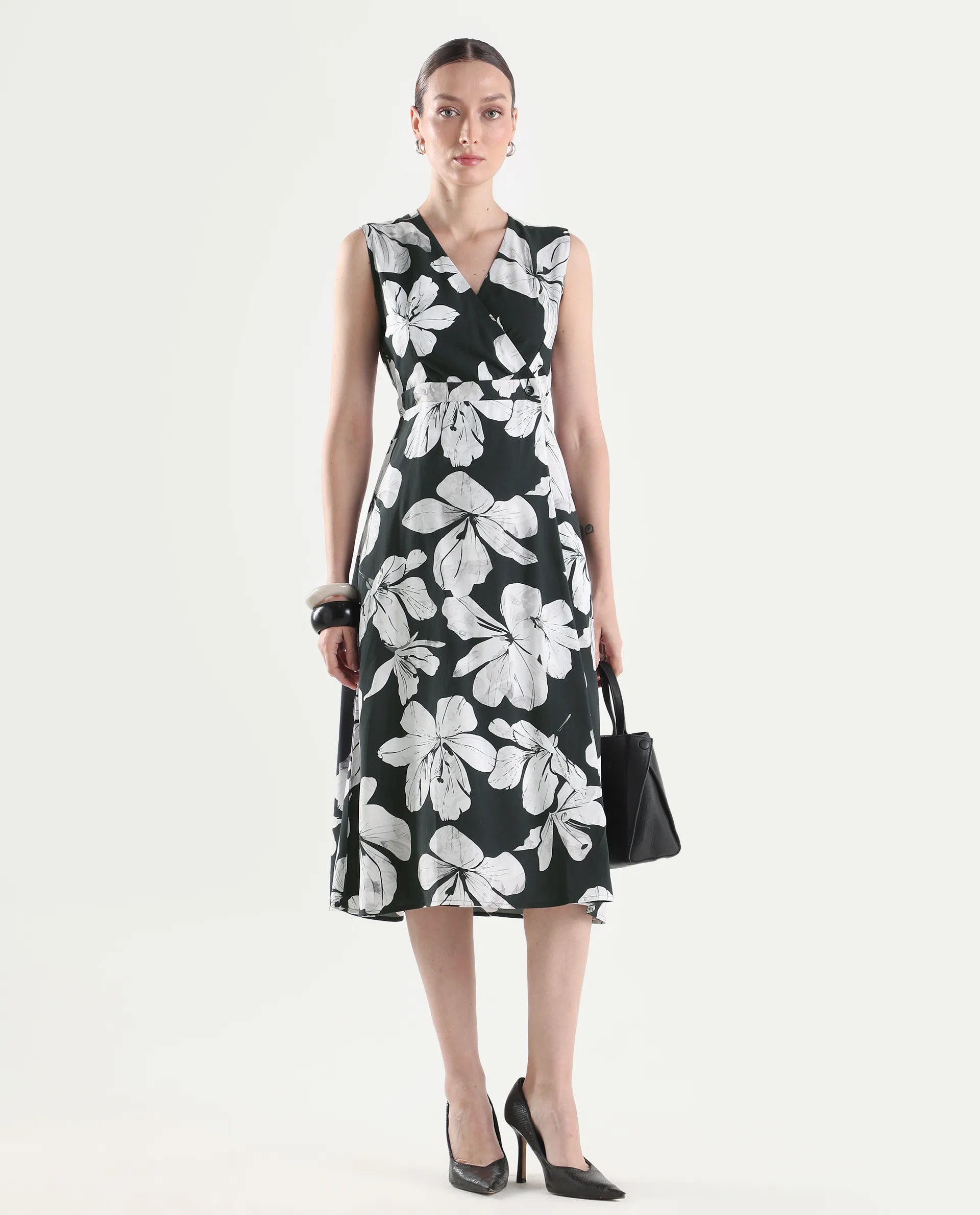 Rareism Women's Vlbee Black Viscose Sleeveless A-Line Floral Print Dress