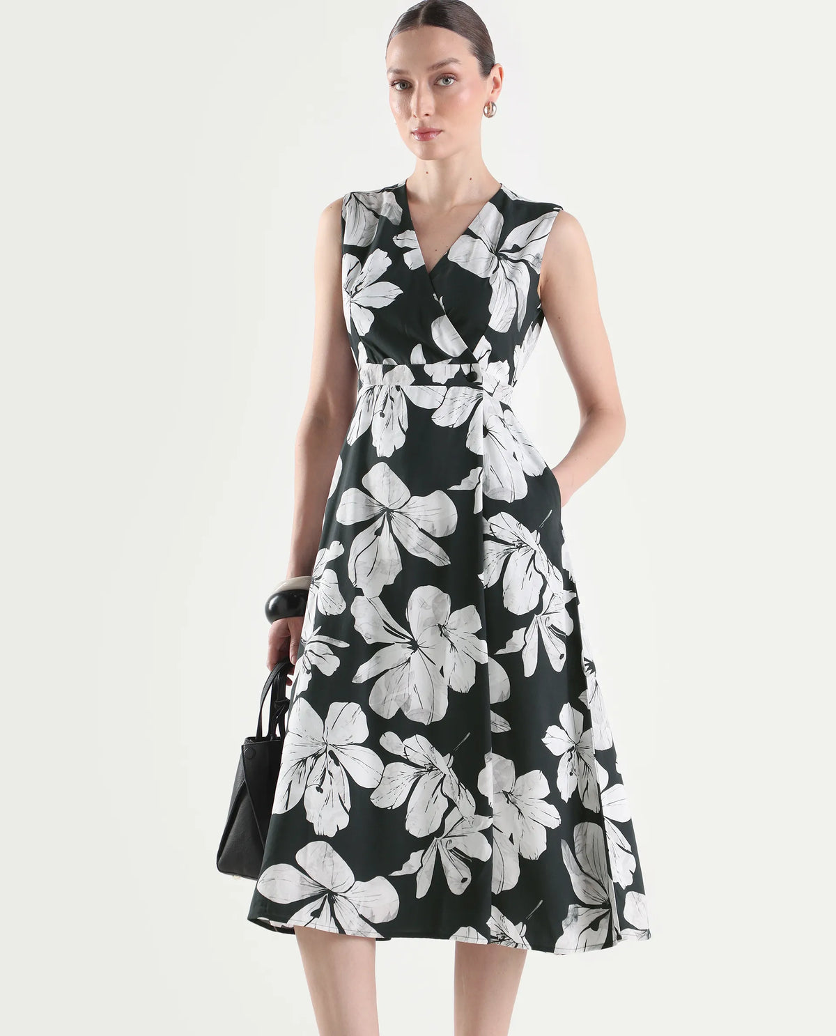 Rareism Women's Vlbee Black Viscose Sleeveless A-Line Floral Print Dress