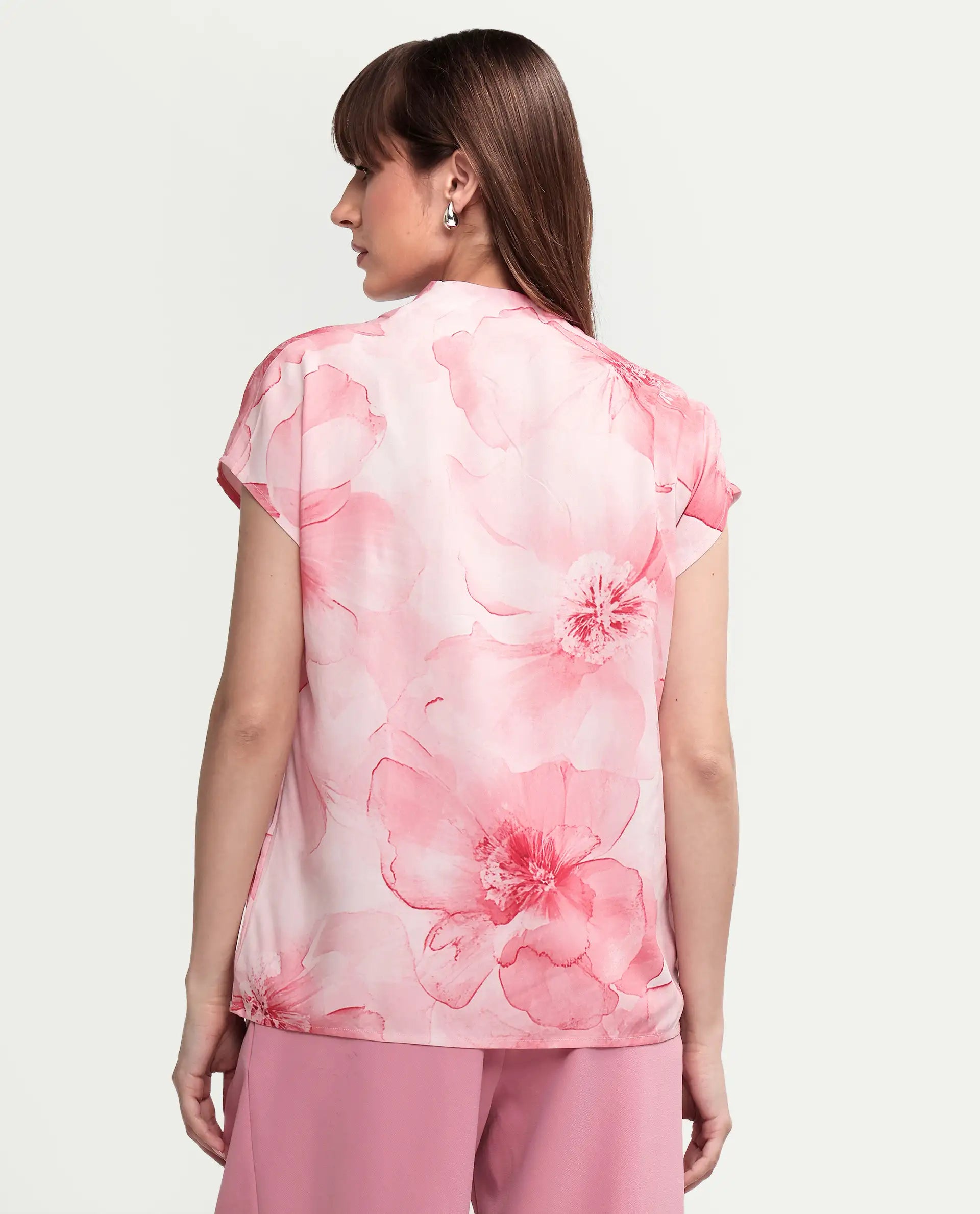 Rareism Women's Vujit Pink Viscose Half Sleeve V-Neck Regular Fit Floral Print Top