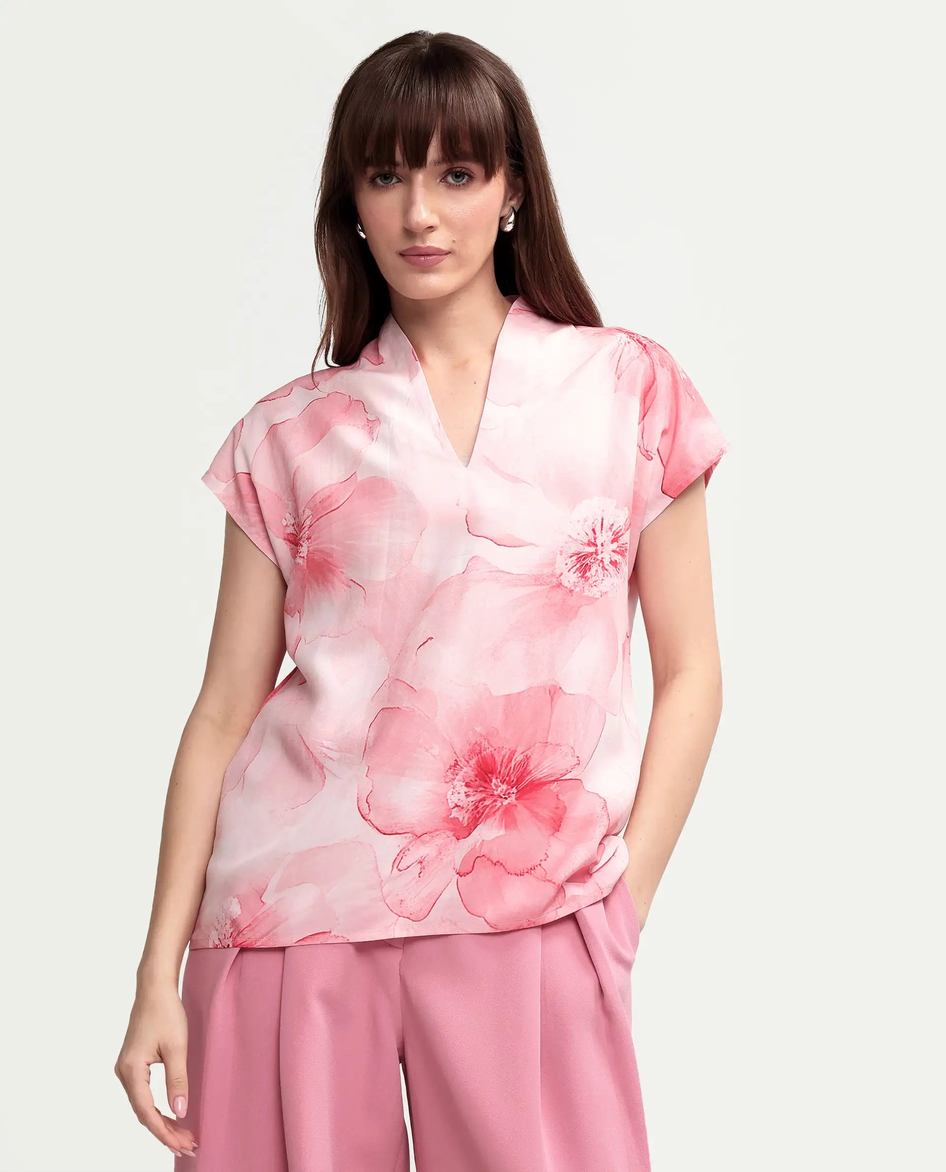 Rareism Women's Vujit Pink Viscose Half Sleeve V-Neck Regular Fit Floral Print Top