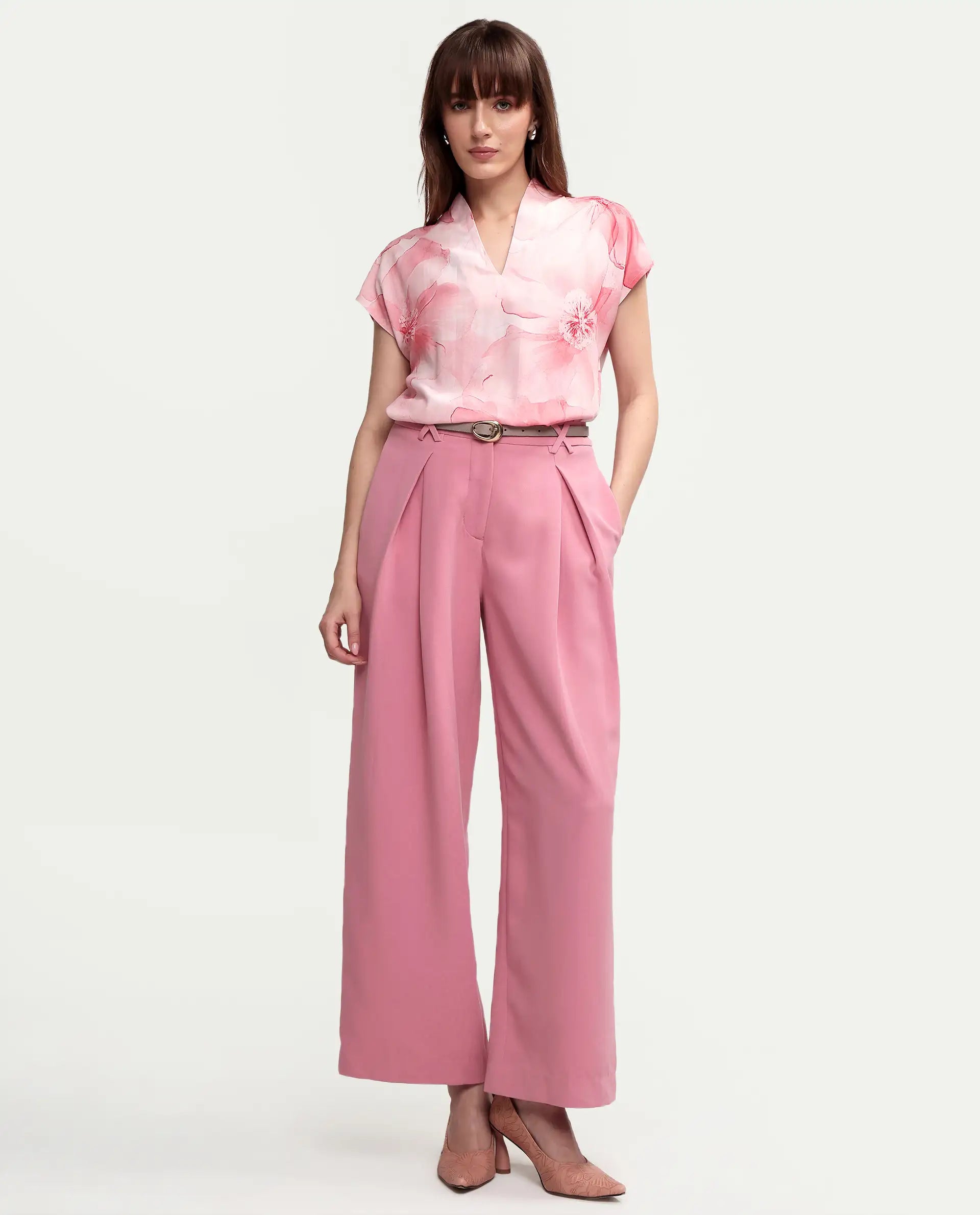 Rareism Women's Vujit Pink Viscose Half Sleeve V-Neck Regular Fit Floral Print Top