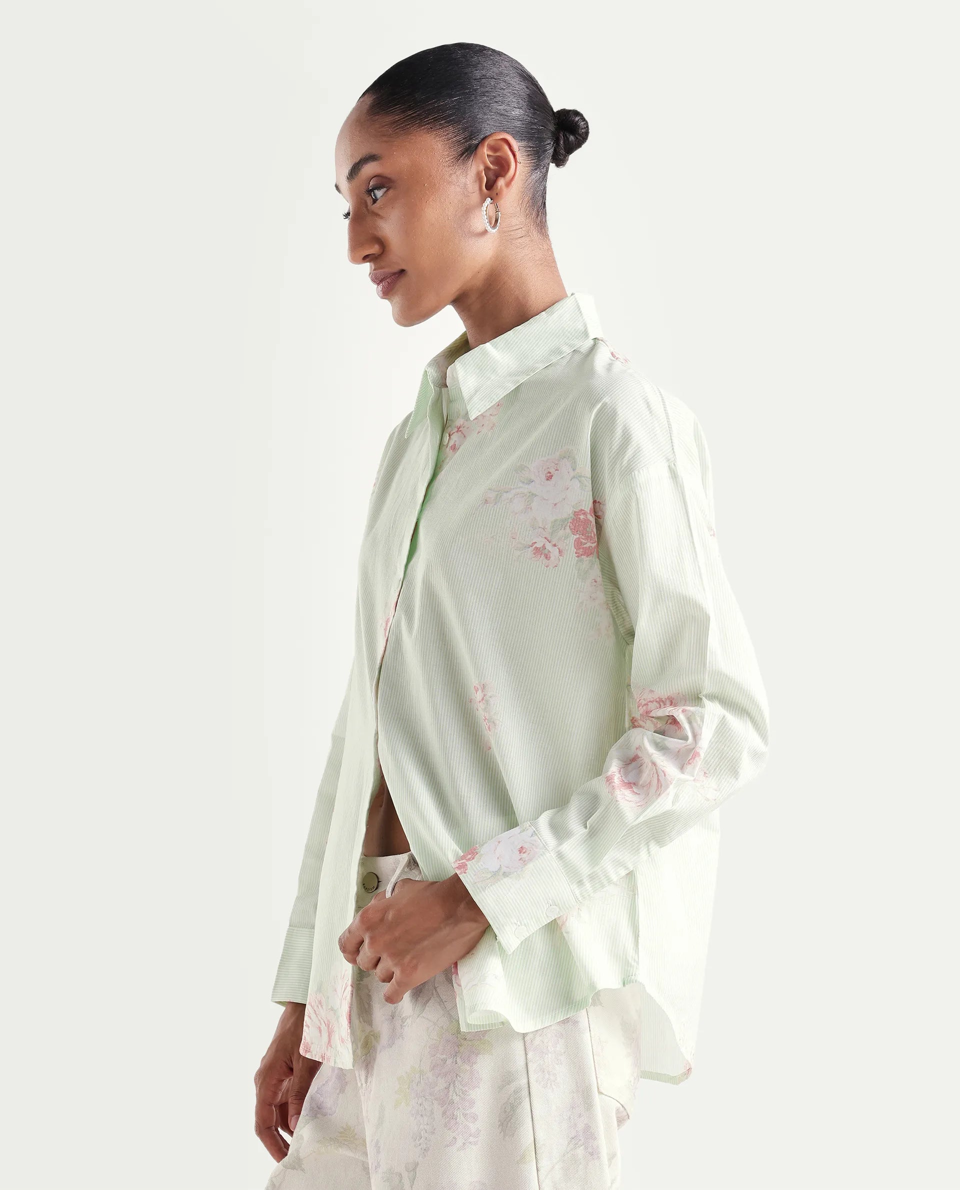 Rareism Women's Horu Light Green Cotton Full Sleeve Spread Collar Button Oversized Floral Print Shirt Oversize