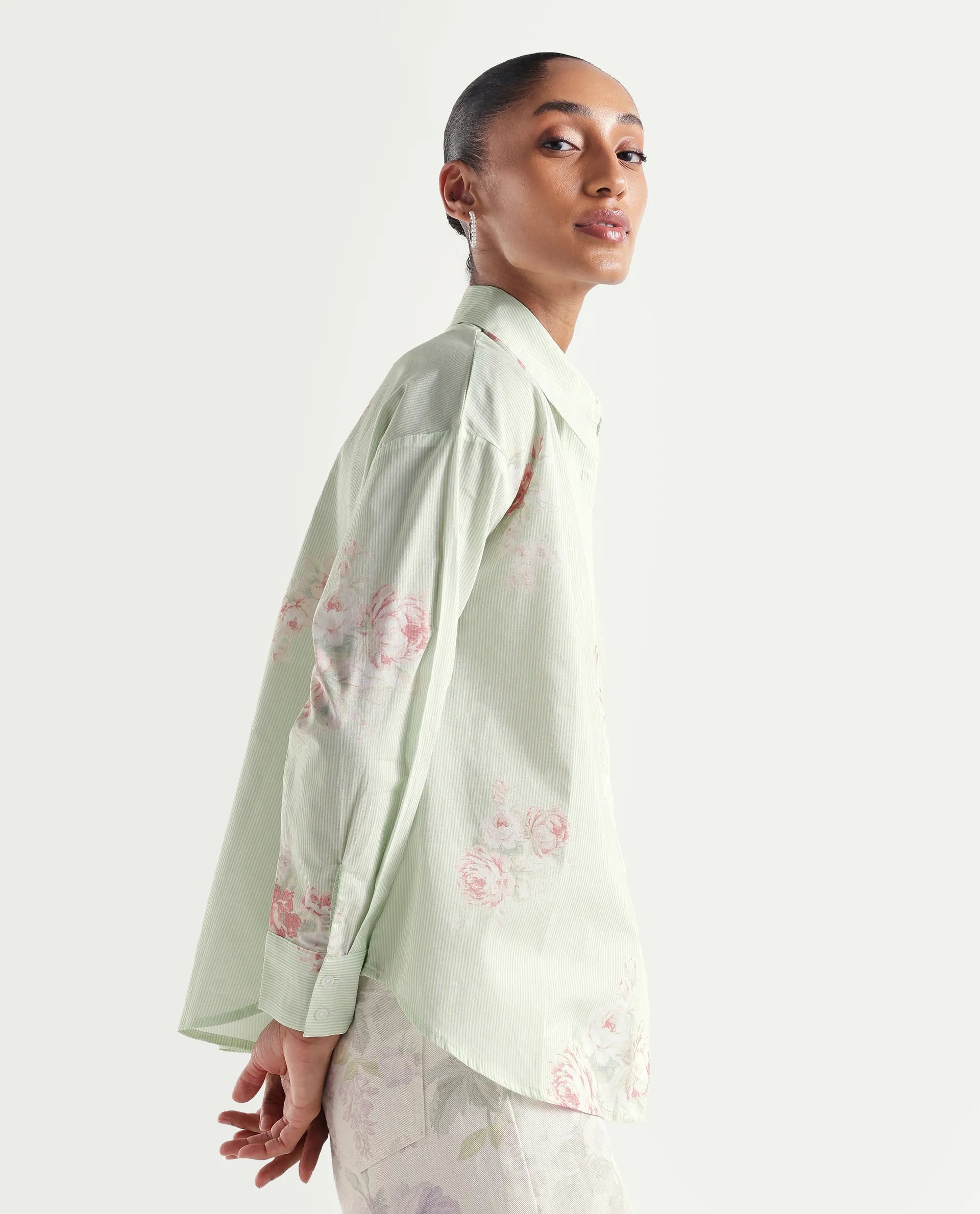 Rareism Women's Horu Light Green Cotton Full Sleeve Spread Collar Button Oversized Floral Print Shirt Oversize
